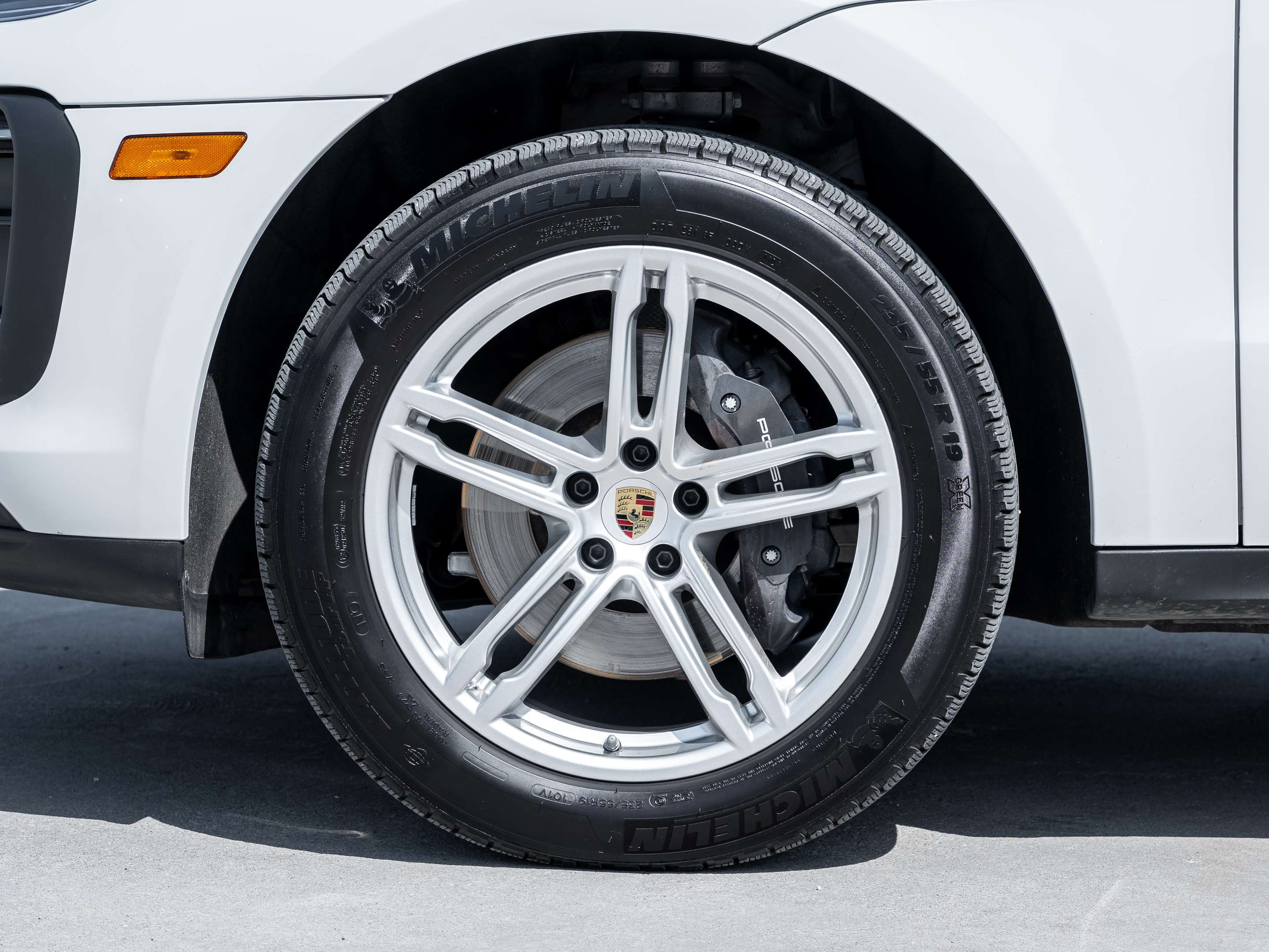 2024 Porsche Macan | 2 Year Extended Warranty Included thumb 7