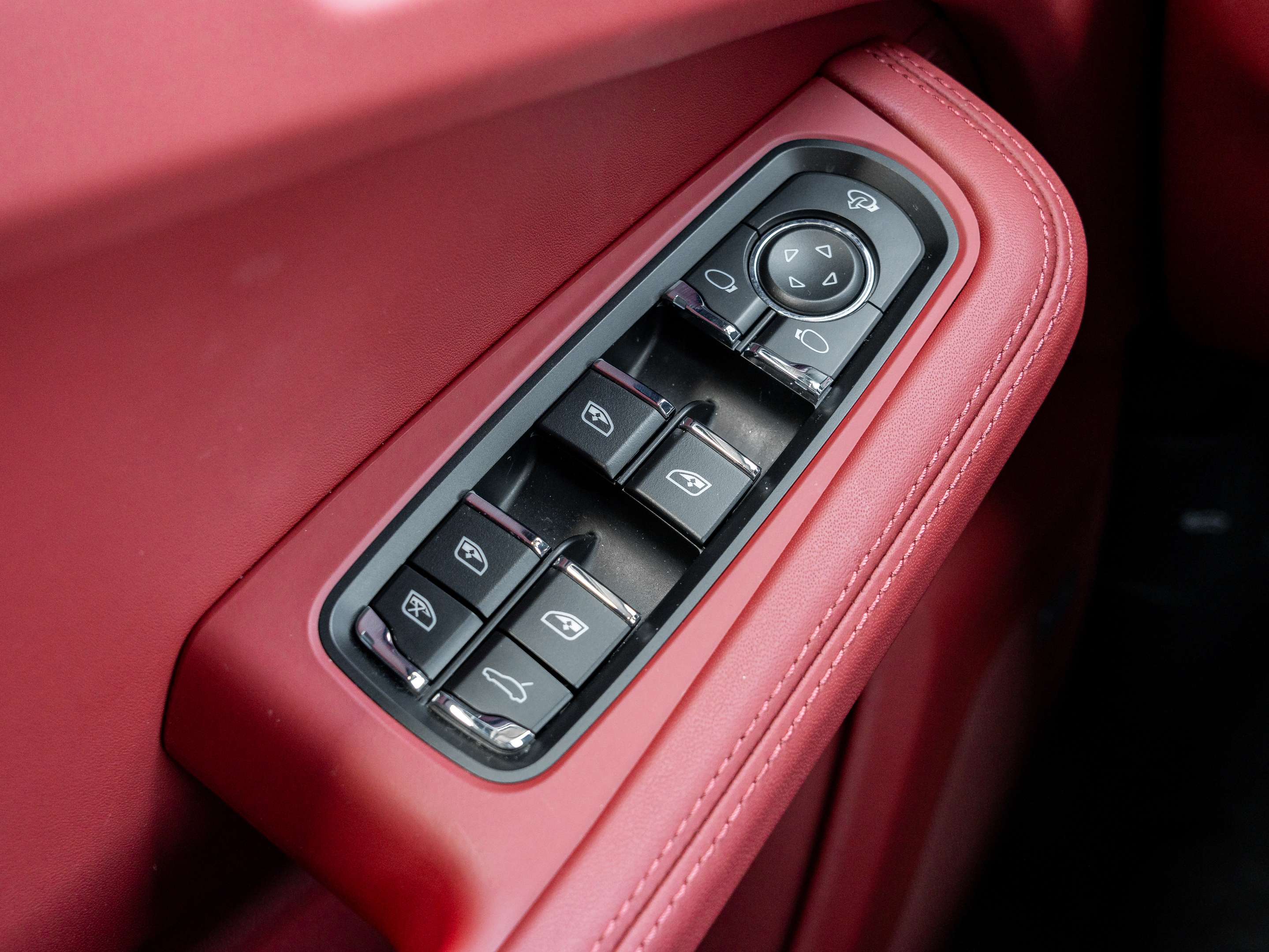 2024 Porsche Macan | 2 Year Extended Warranty Included thumb 20