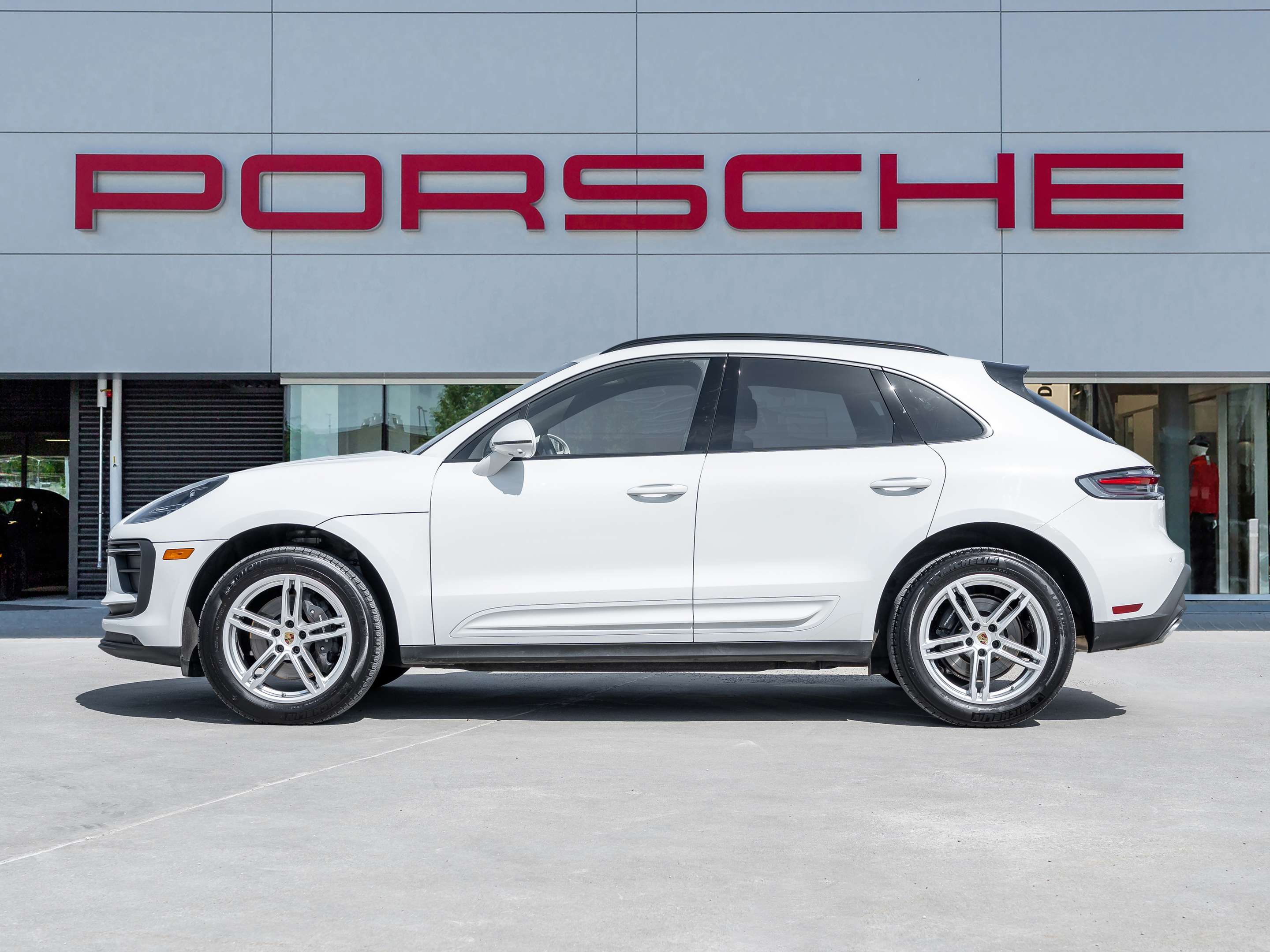 2024 Porsche Macan | 2 Year Extended Warranty Included alt 2