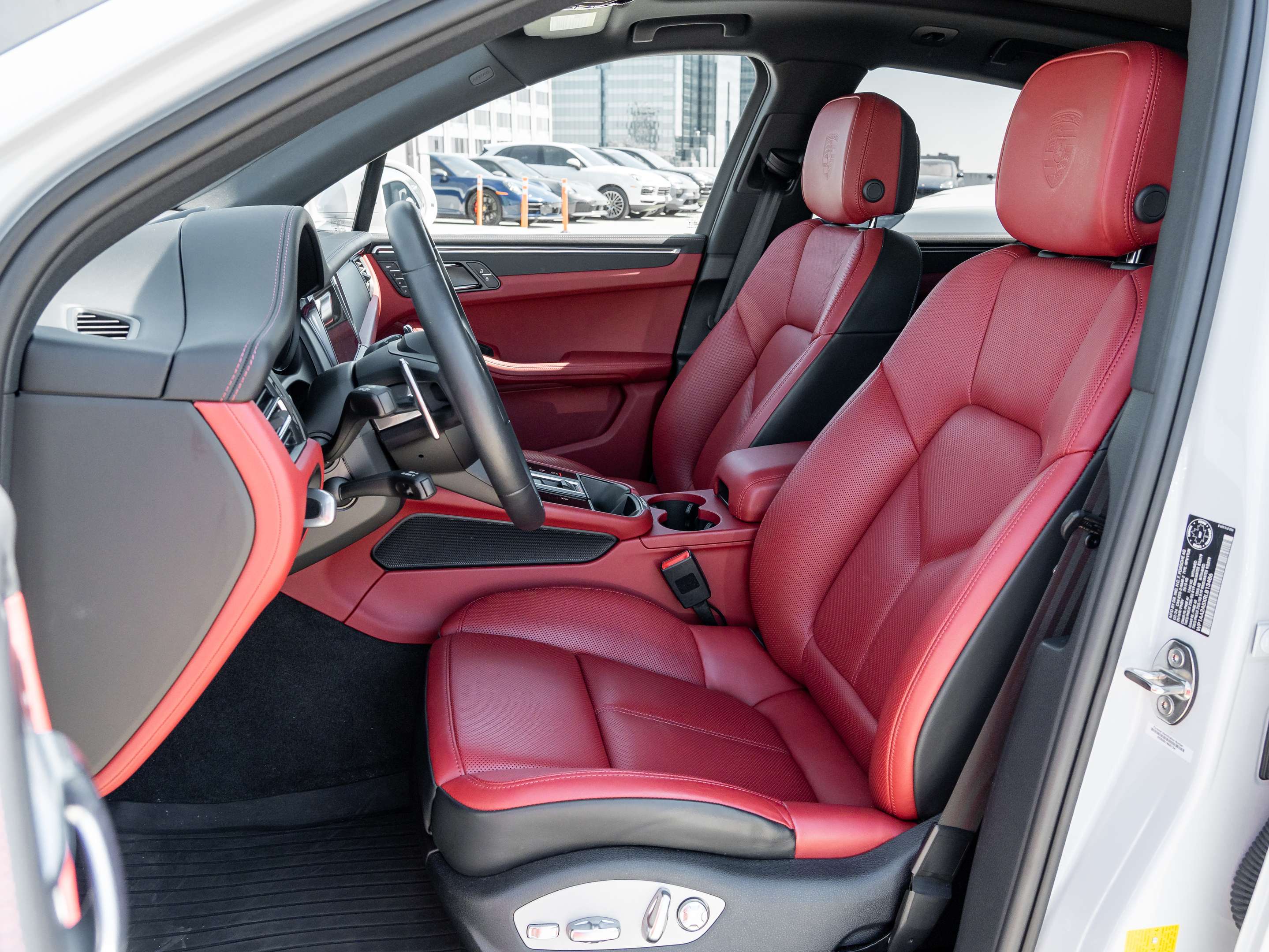 2024 Porsche Macan | 2 Year Extended Warranty Included thumb 12