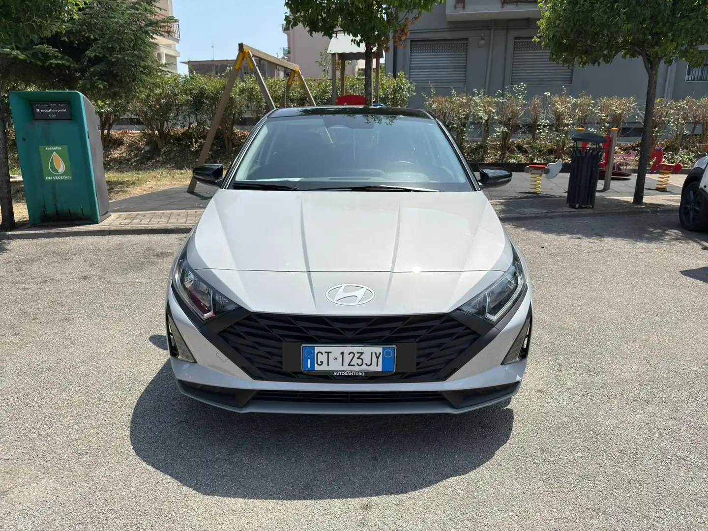 Hyundai i20 5p 1.2 B/gpl allestimento Connectline full option Grigio - 1