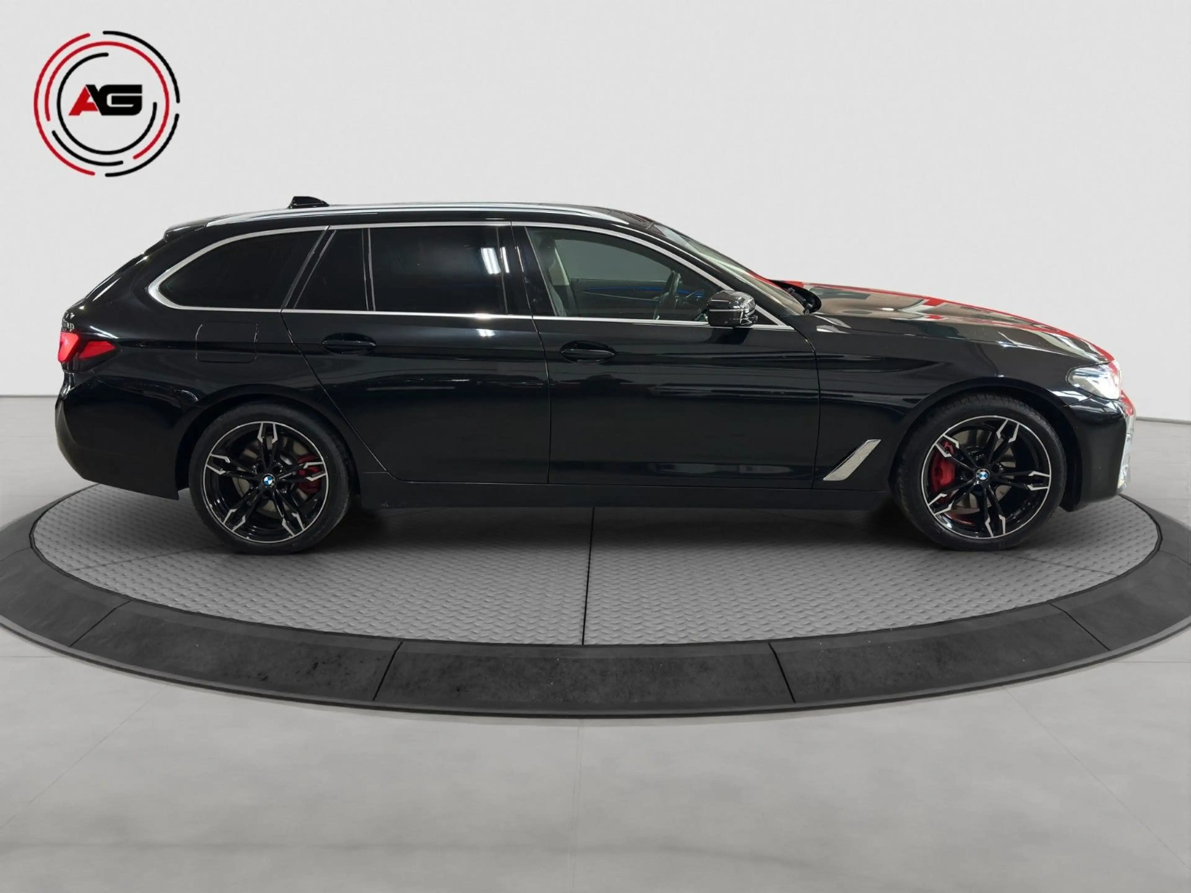 BMW 540 iT xDr. LC.PRO LASER ACC PANO HUD AHK 360° — photo 4