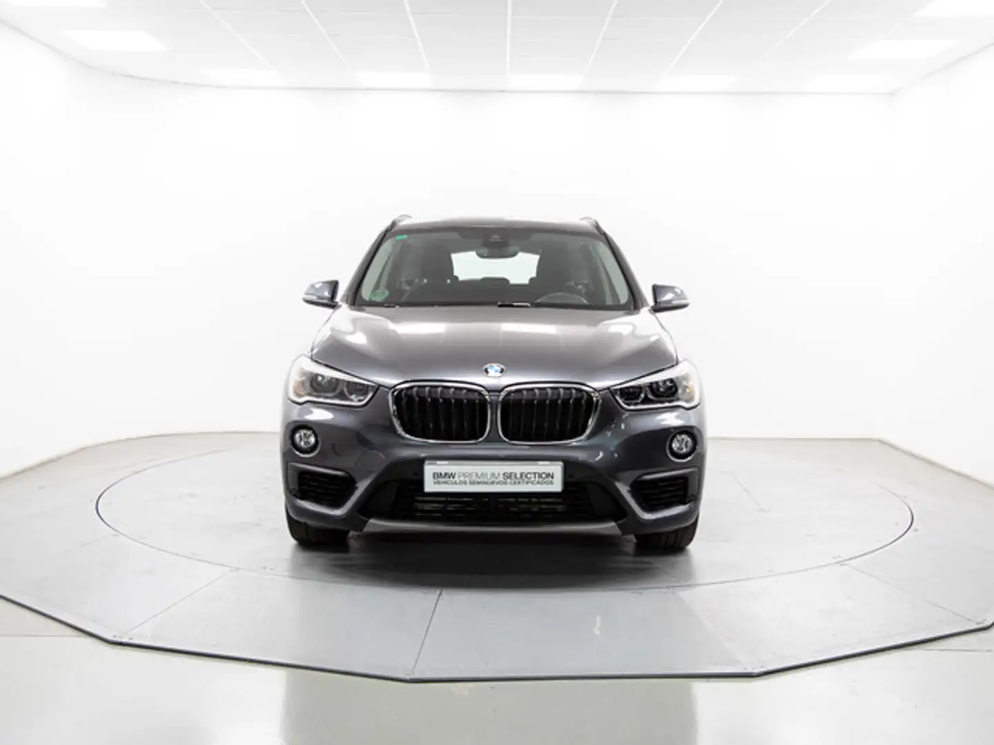 BMW X1 sDrive 18iA Gris - 2