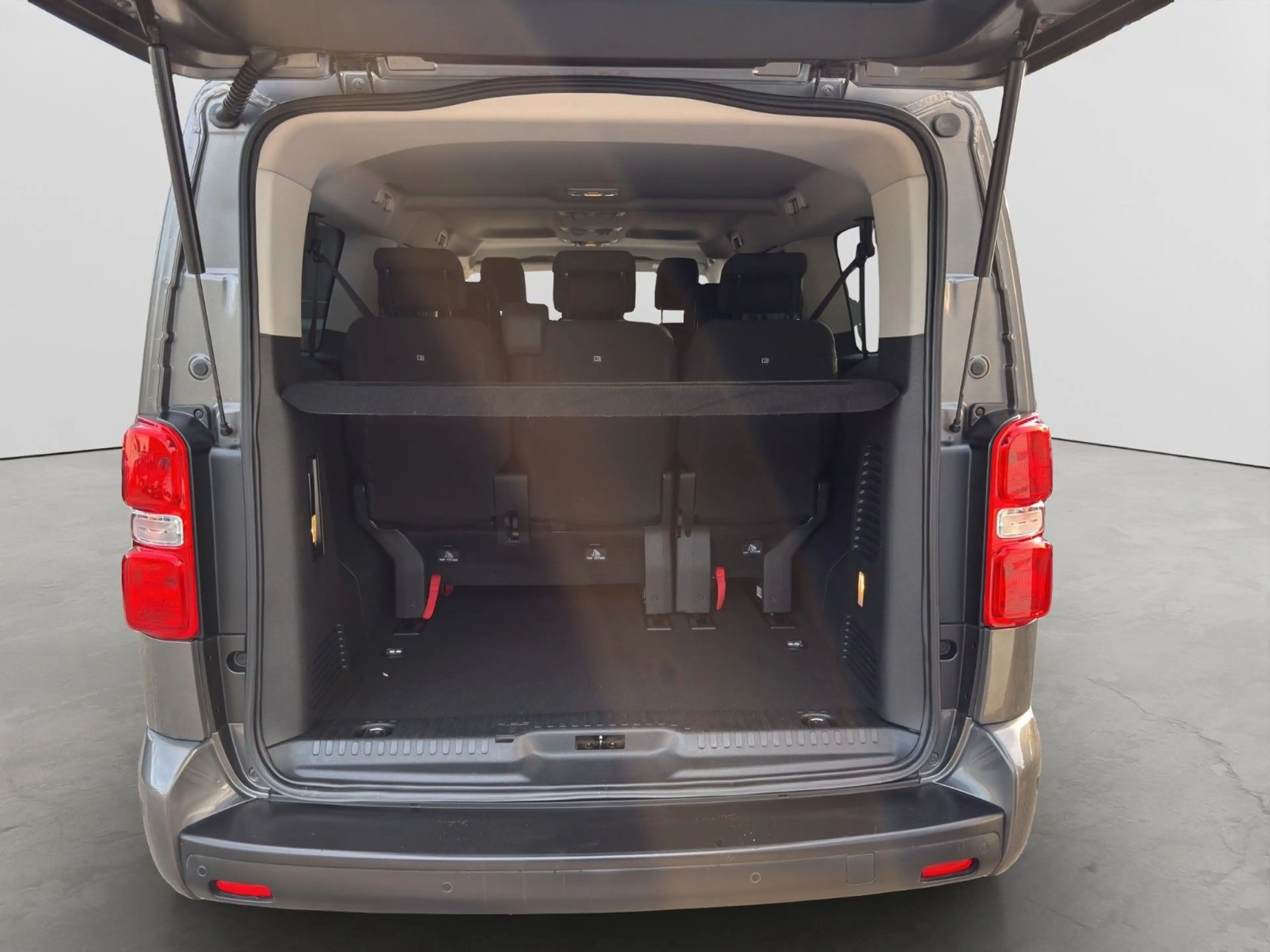 Peugeot Traveller Active L3/8-Sitzer/Automatik/Kamera — photo 23