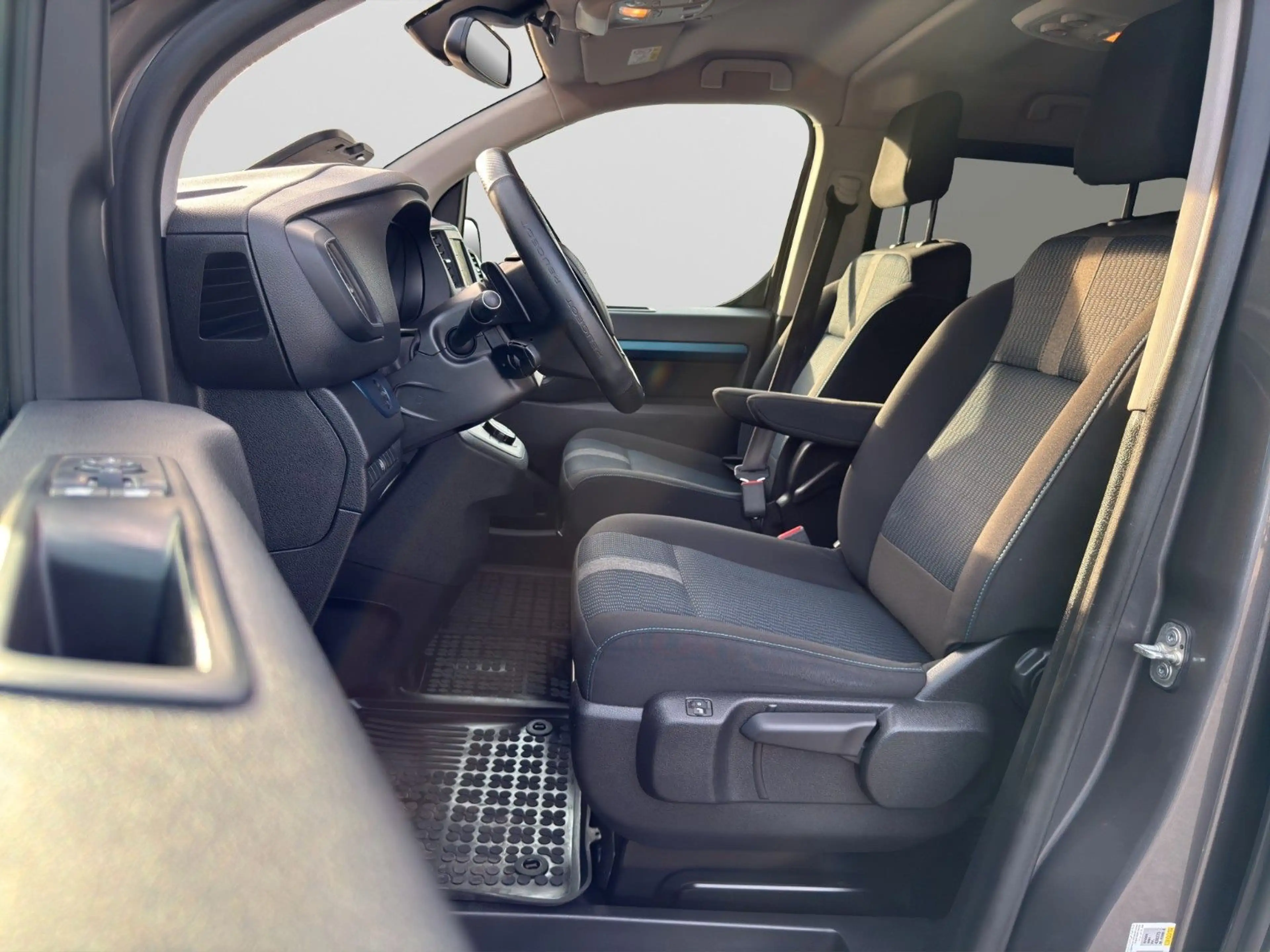Peugeot Traveller Active L3/8-Sitzer/Automatik/Kamera — photo 10