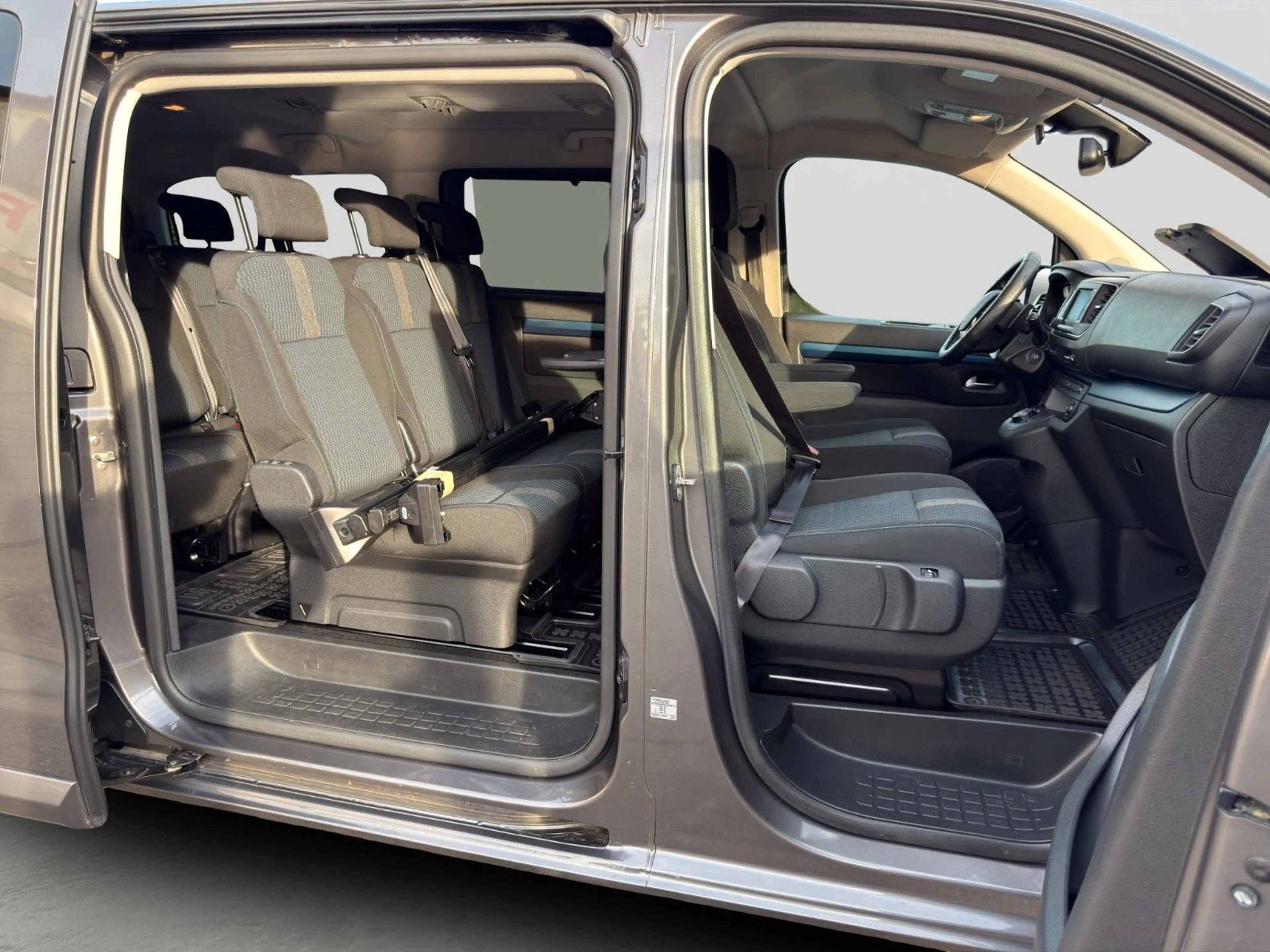 Peugeot Traveller Active L3/8-Sitzer/Automatik/Kamera — photo 19