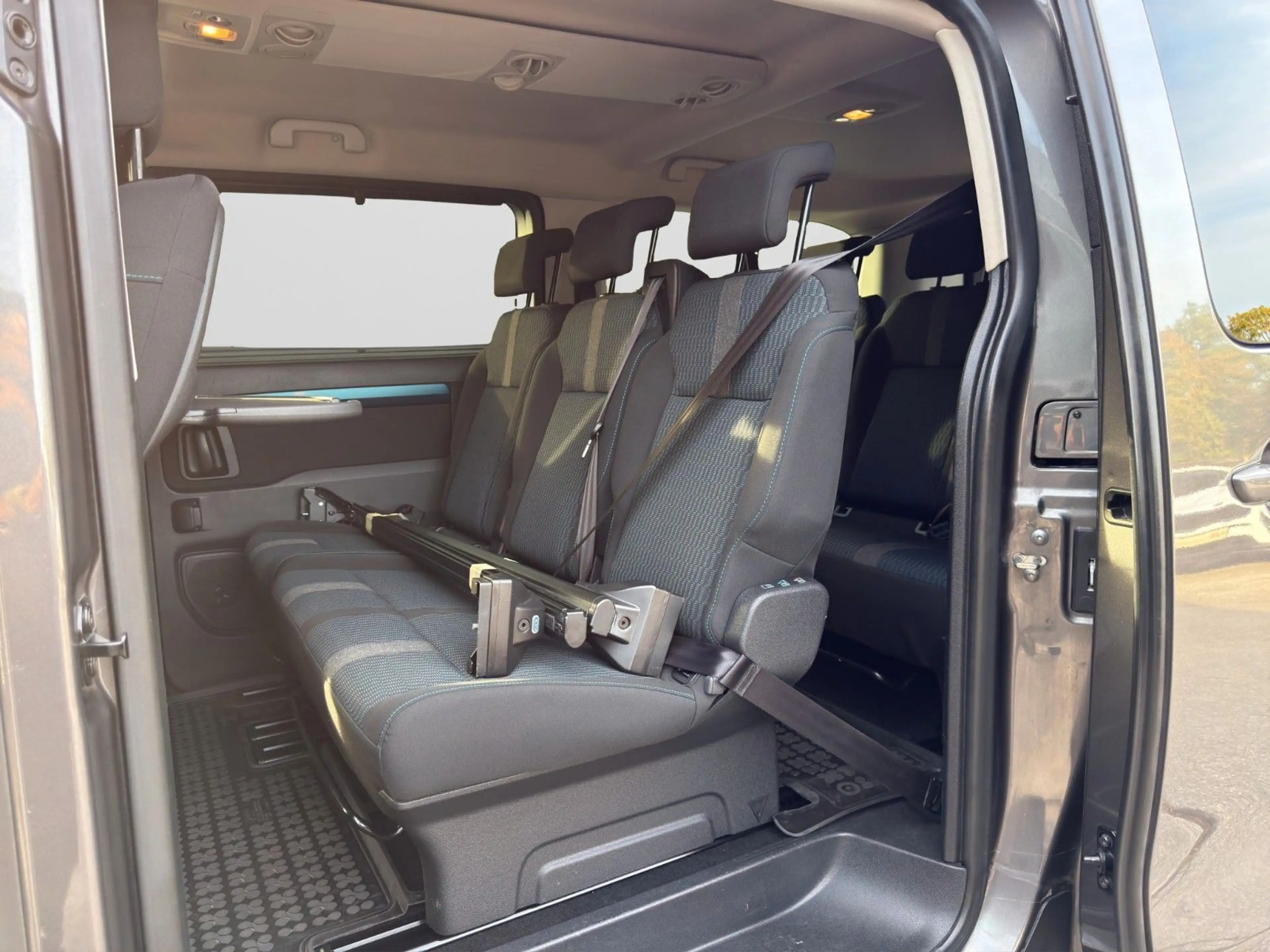 Peugeot Traveller Active L3/8-Sitzer/Automatik/Kamera — photo 14