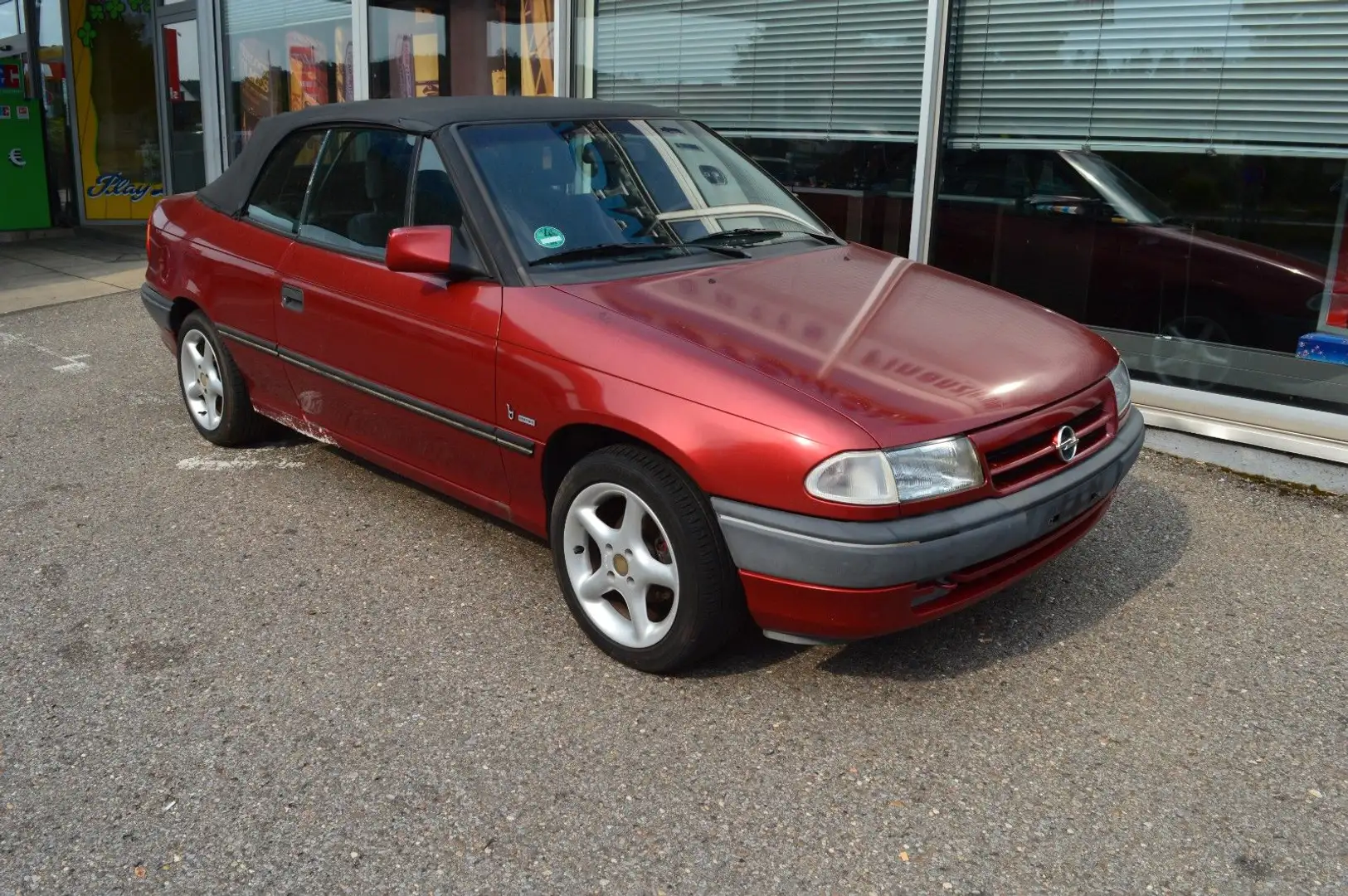 Opel Astra /  1 HAND Rot - 2
