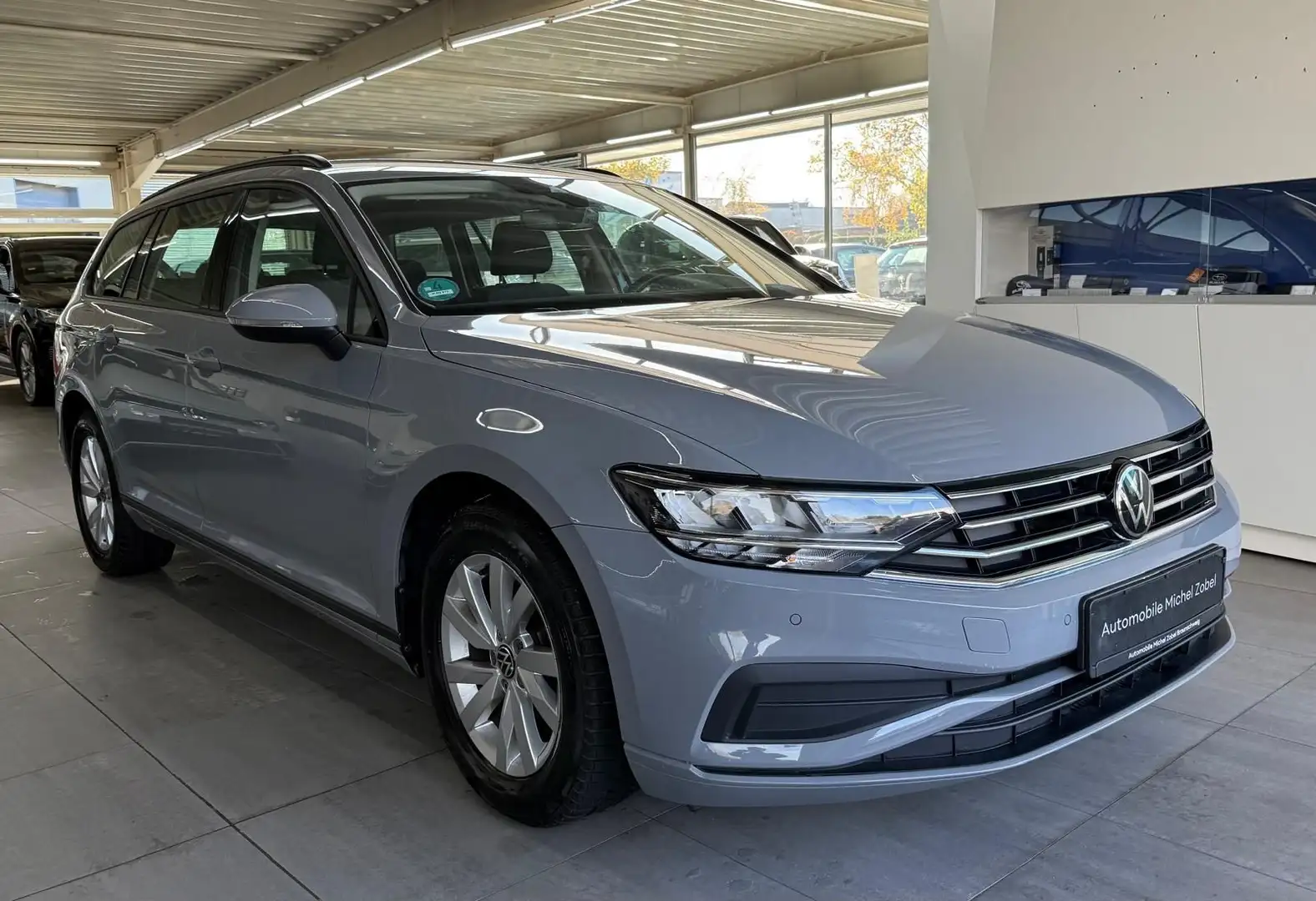 Volkswagen Passat Variant Passat*Variant*Navi*App-Con*Kamera*ACC*LED* Gris - 1