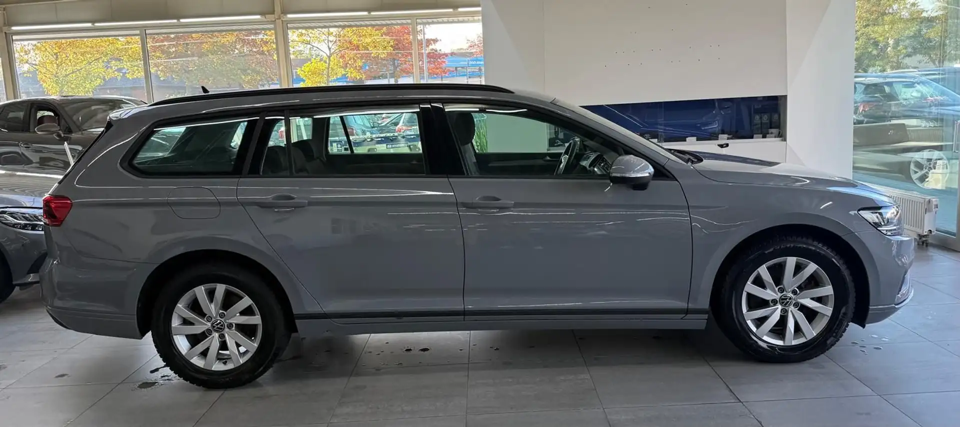 Volkswagen Passat Variant Passat*Variant*Navi*App-Con*Kamera*ACC*LED* Gris - 2