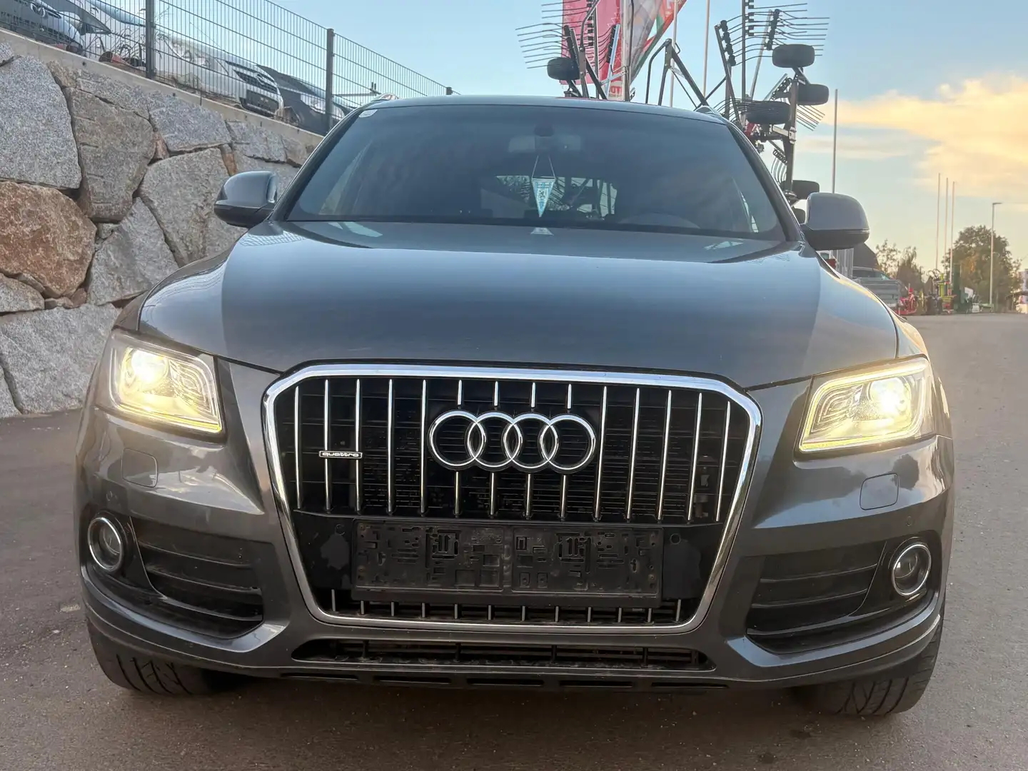 Audi Q5 Q5 2,0 TDI quattro DPF S-tronic 3x6.490,- Grau - 2