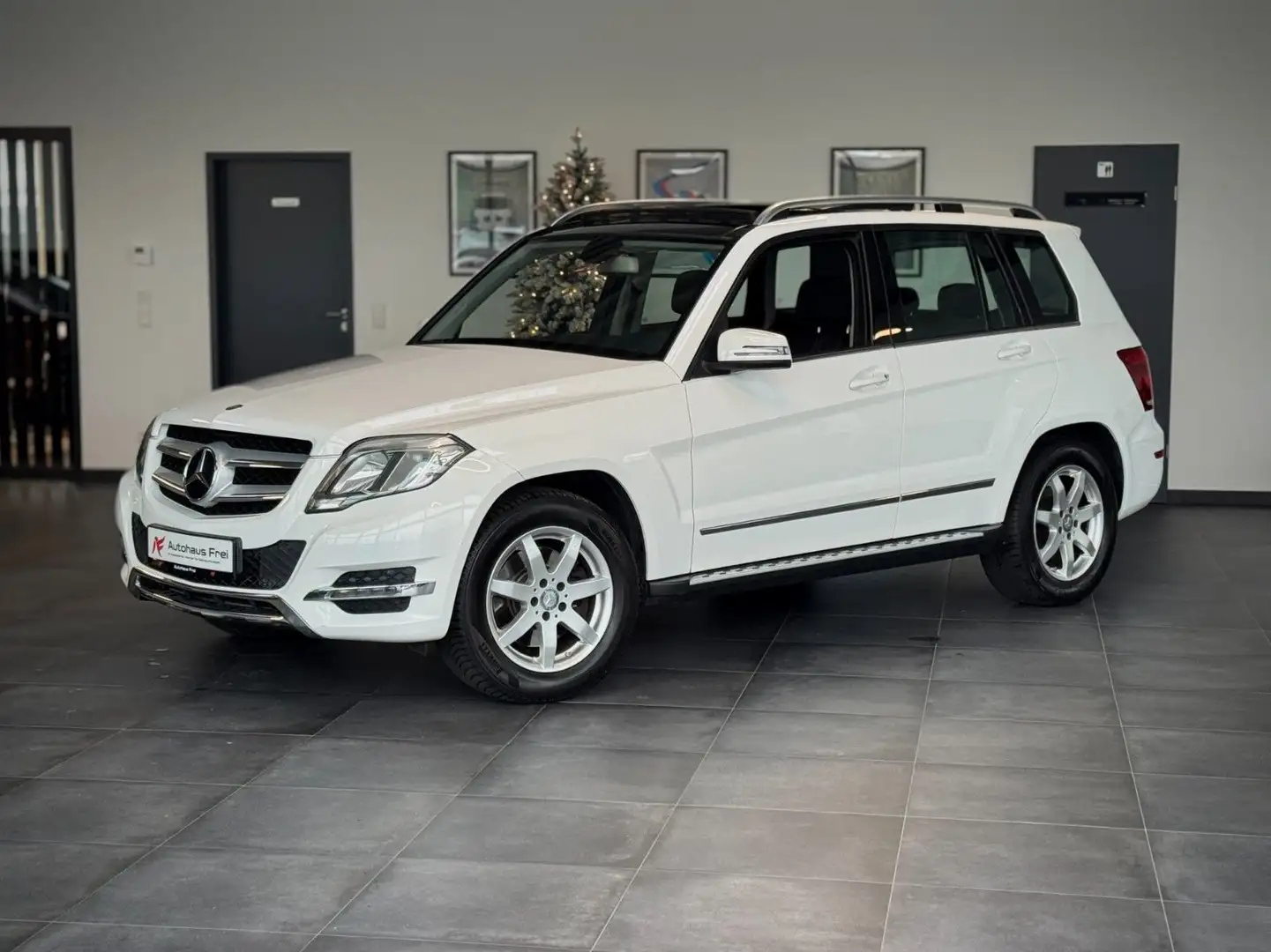 Mercedes-Benz GLK 250 *1.Hand*Panorama*Holz Wurzelnuss* Weiß - 1