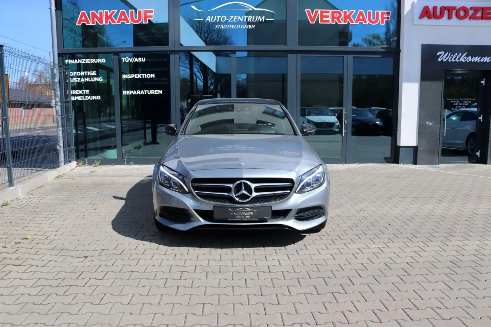 Mercedes-Benz C 180 Lim. Avantgarde Navi HuD Spur LED Carbon Серебристый - 2