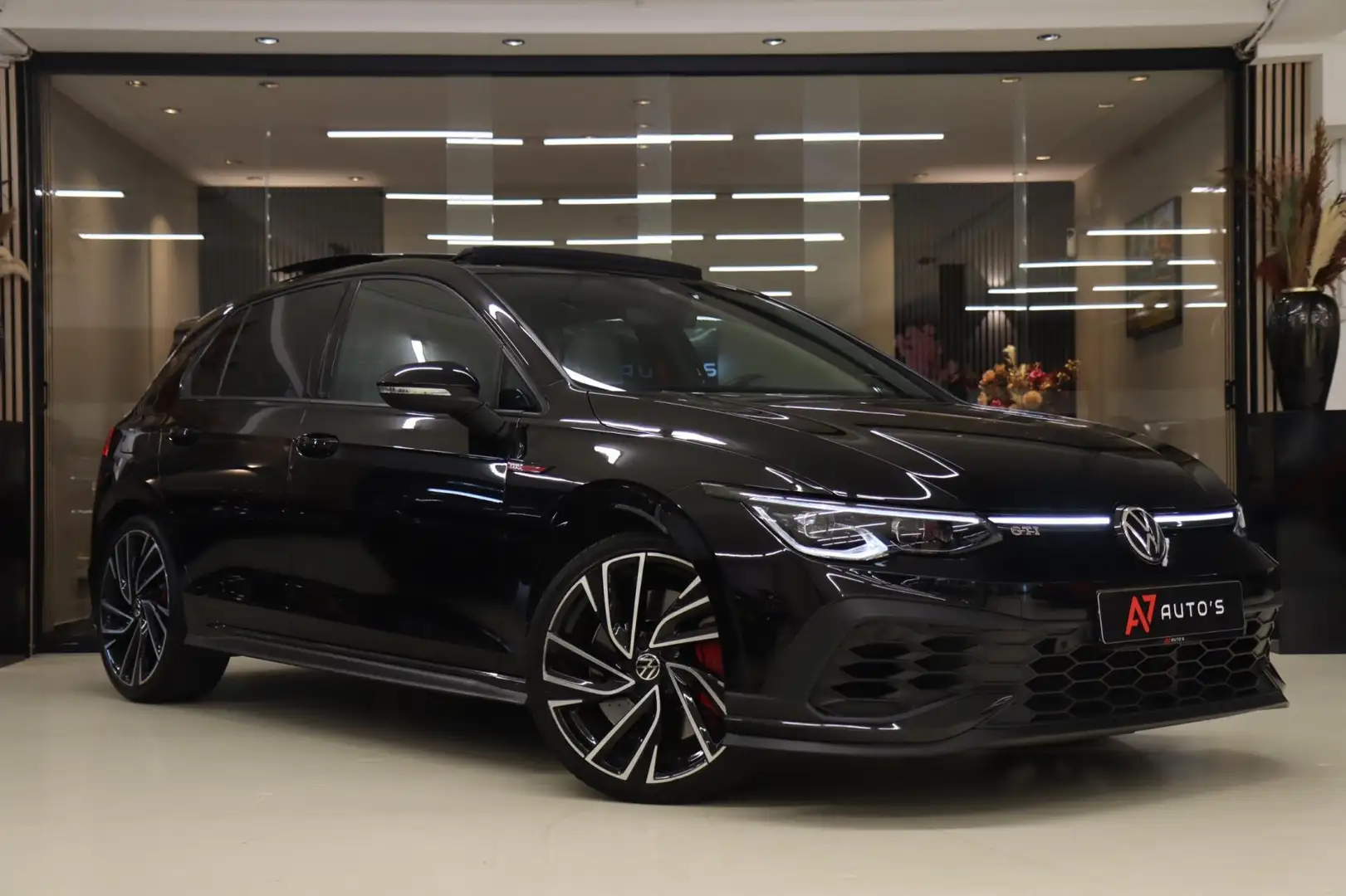 Volkswagen Golf GTI 2.0 TSI CLUBSPORT BLACKSTYLE /PANO/HK/SPECIAL/CAM/ Zwart - 2