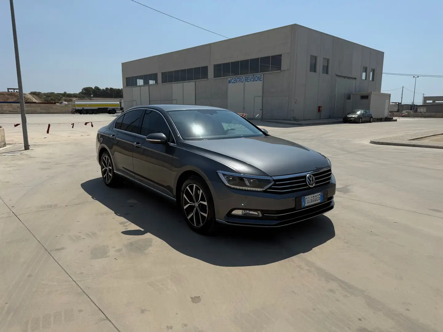 Volkswagen Passat Passat VIII Berlina 2.0 tdi Highline 150cv dsg Grigio - 2