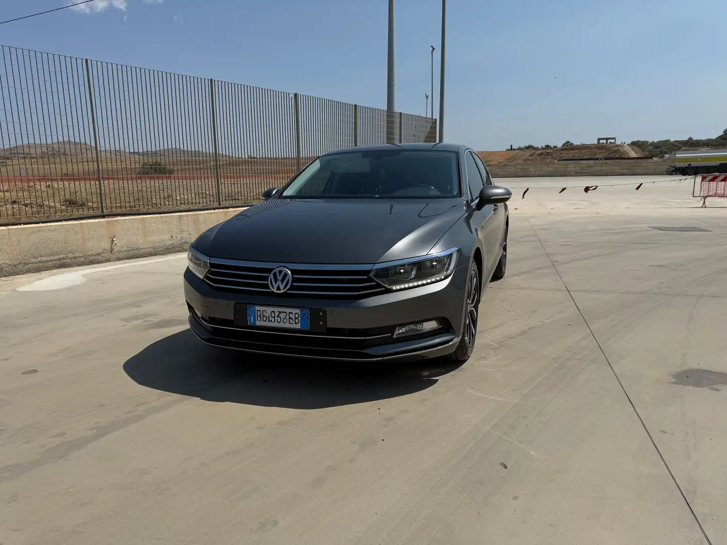 Volkswagen Passat Passat VIII Berlina 2.0 tdi Highline 150cv dsg Grigio - 1