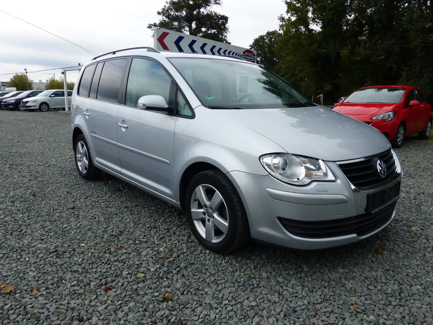 Volkswagen Touran United*7Sitze*AHZV*Navi*SHZG*Klima Silber - 2