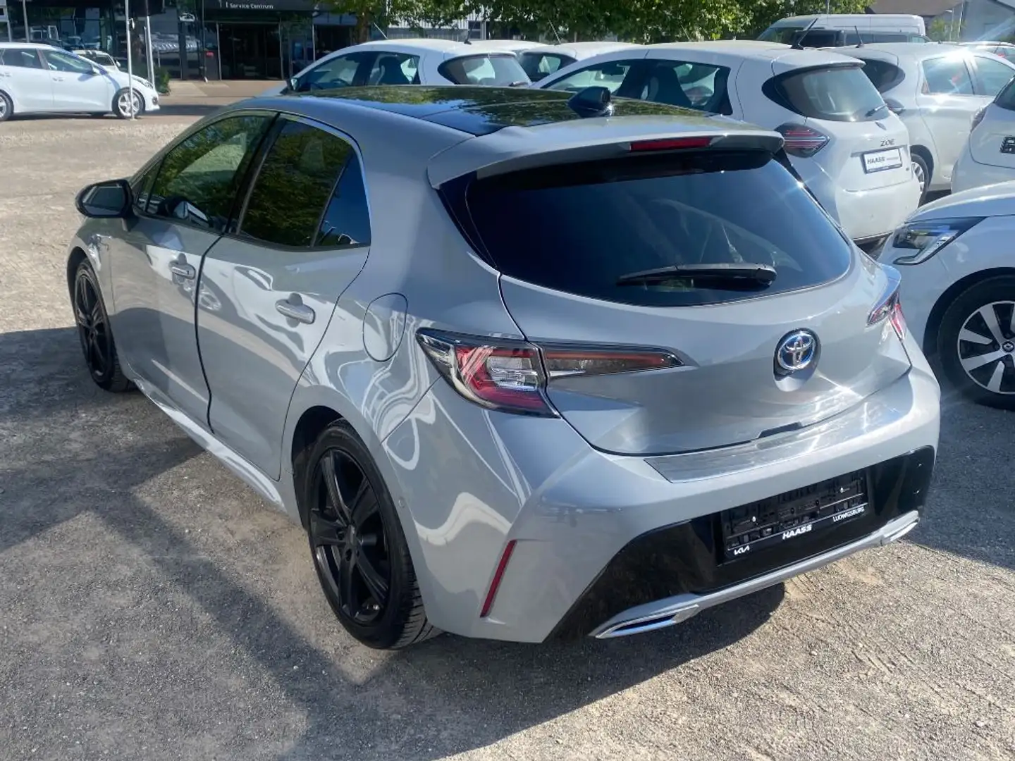 Toyota Corolla 2.0 Hybrid Lounge Grijs - 2