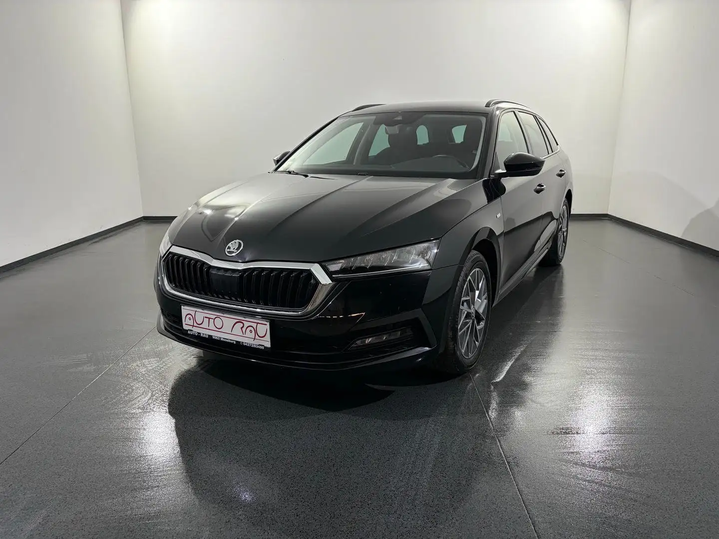 Skoda Octavia Com. 2.0 TDI Tour DSG *AHK*LED*ACC* Schwarz - 2
