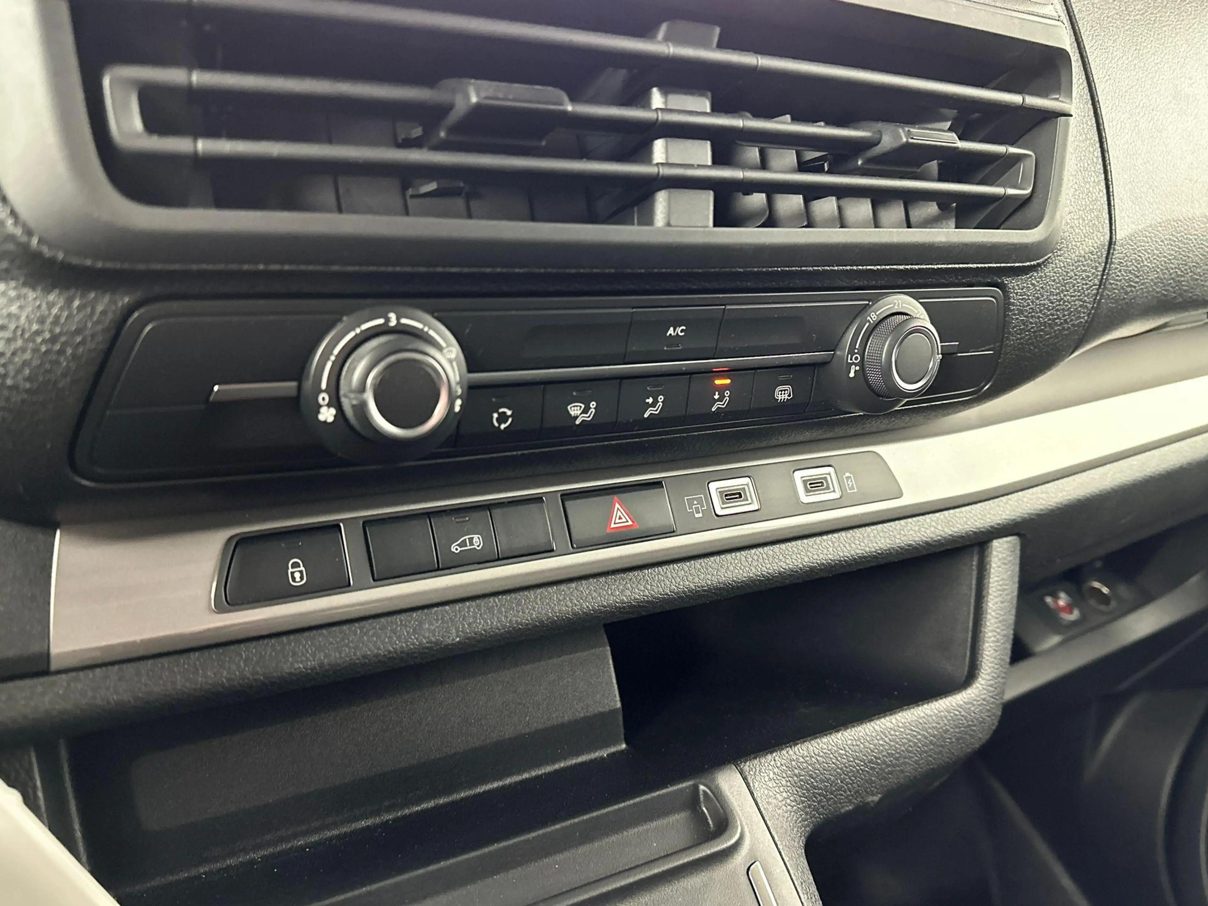 Fiat Scudo 2.0 Diesel 145 S&S L2 | Camera | Betimmering | Cru — photo 15