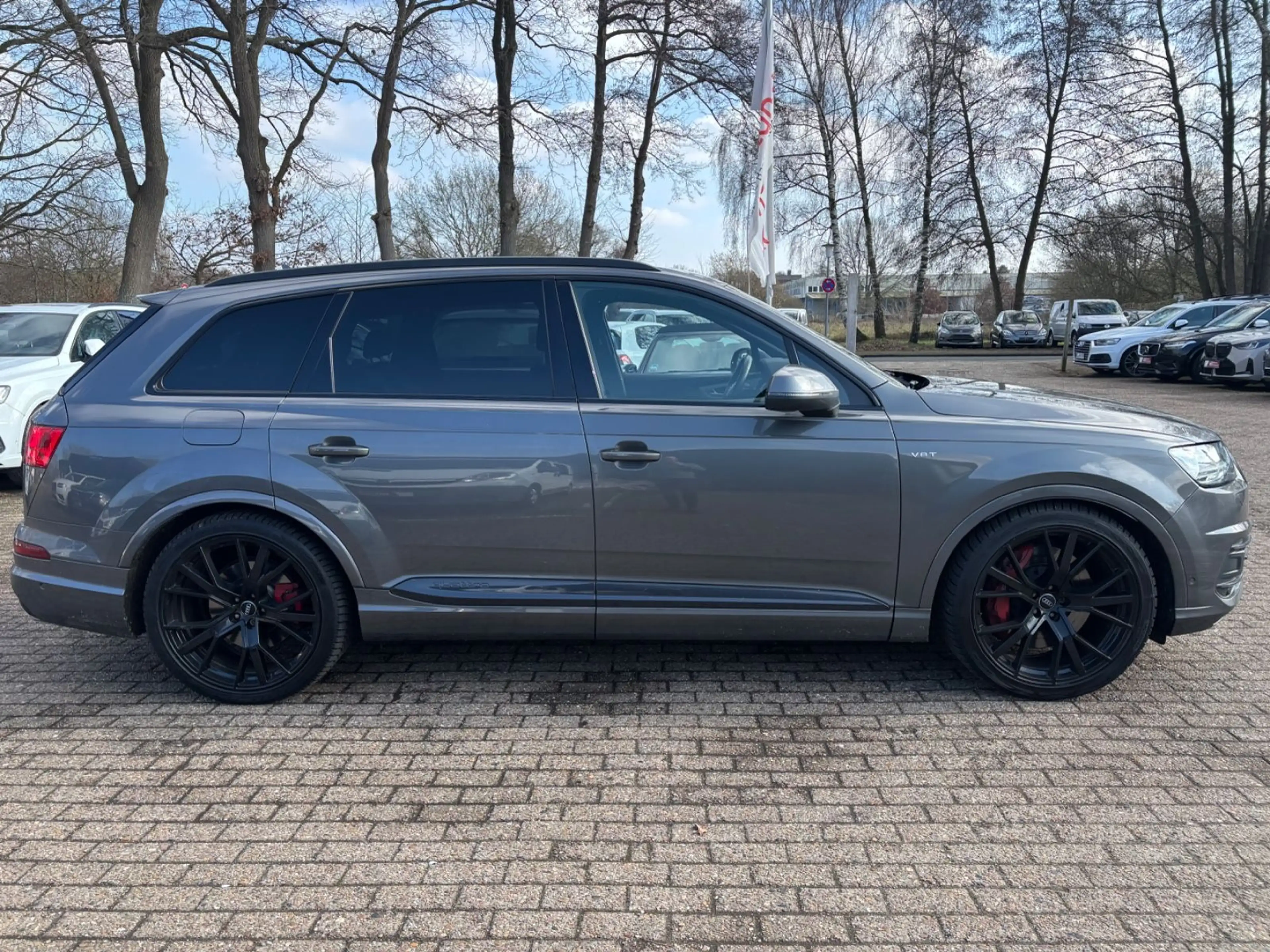 Audi SQ7 4.0 TDI quattro 7Sitzer Pano Matrix Virtual — photo 11