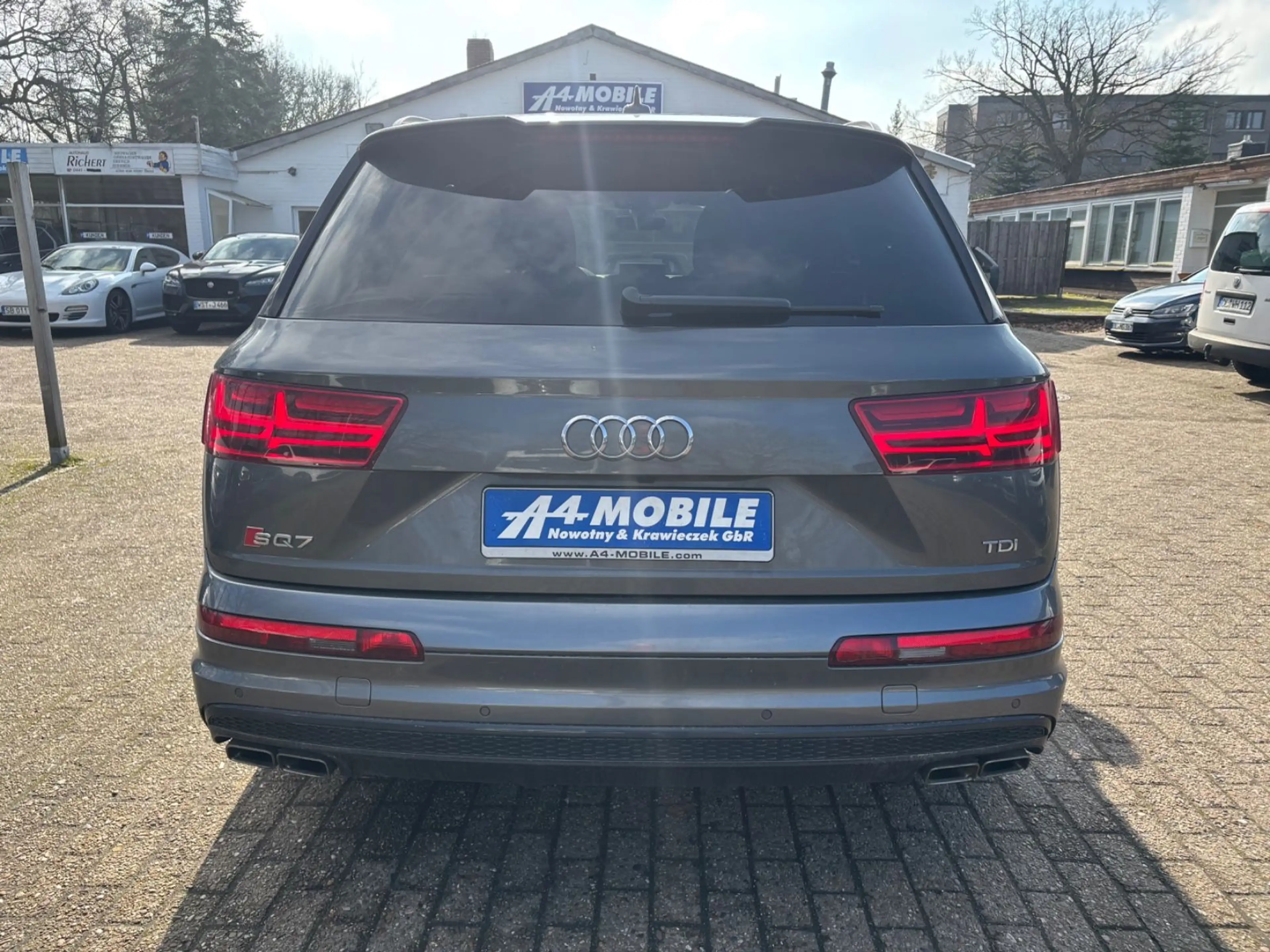 Audi SQ7 4.0 TDI quattro 7Sitzer Pano Matrix Virtual — photo 9