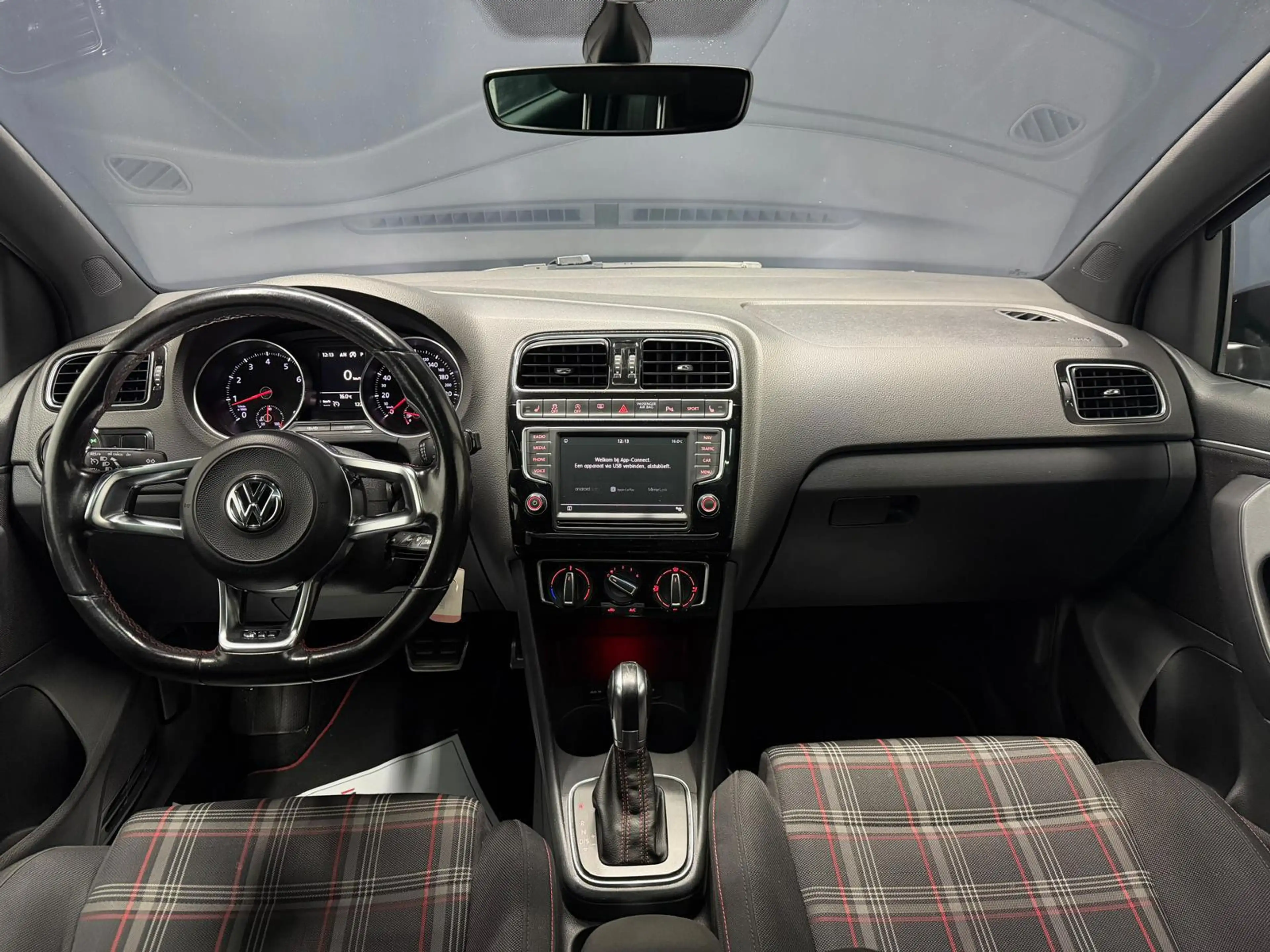 Volkswagen Polo GTI 1.8 TSI Pano LED Cruise CarPlay Navi — photo 9