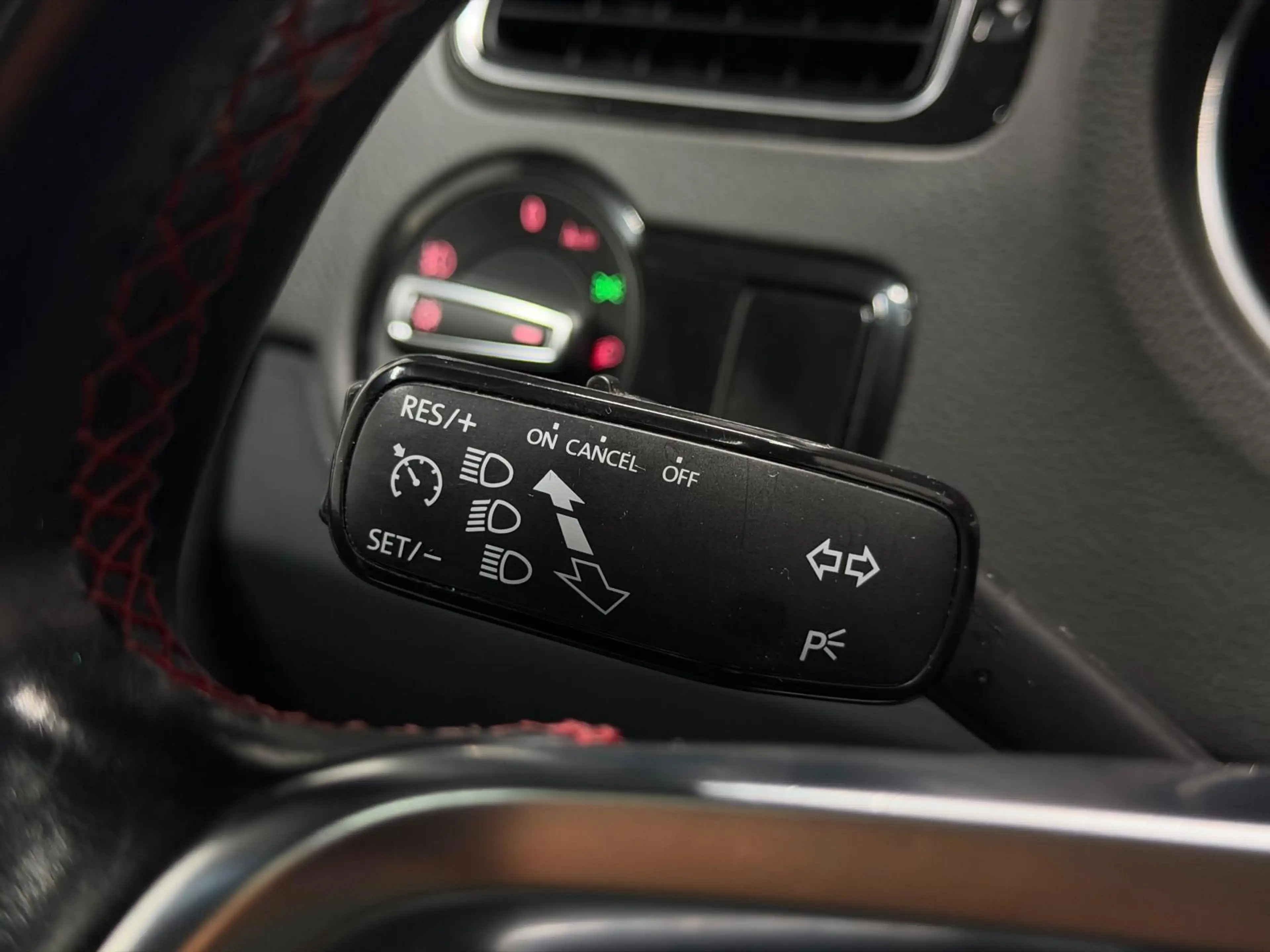 Volkswagen Polo GTI 1.8 TSI Pano LED Cruise CarPlay Navi — photo 14