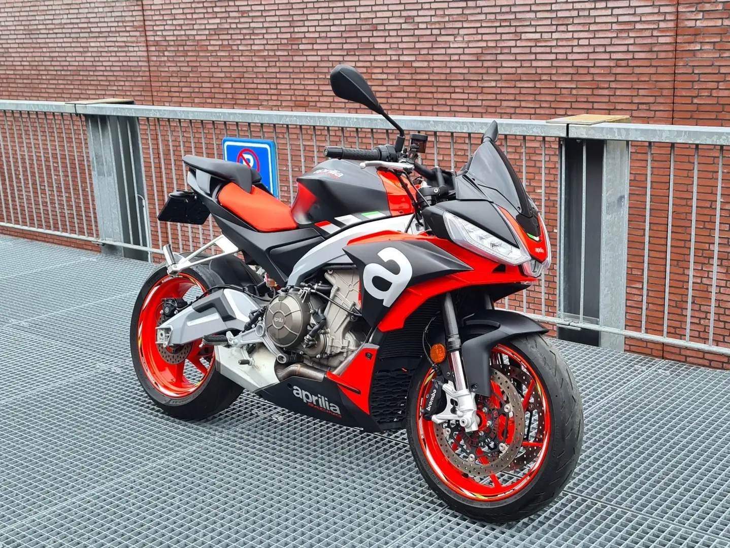 Aprilia Tuono 660 APRC Cruise ABS TC rs660 Zwart - 1