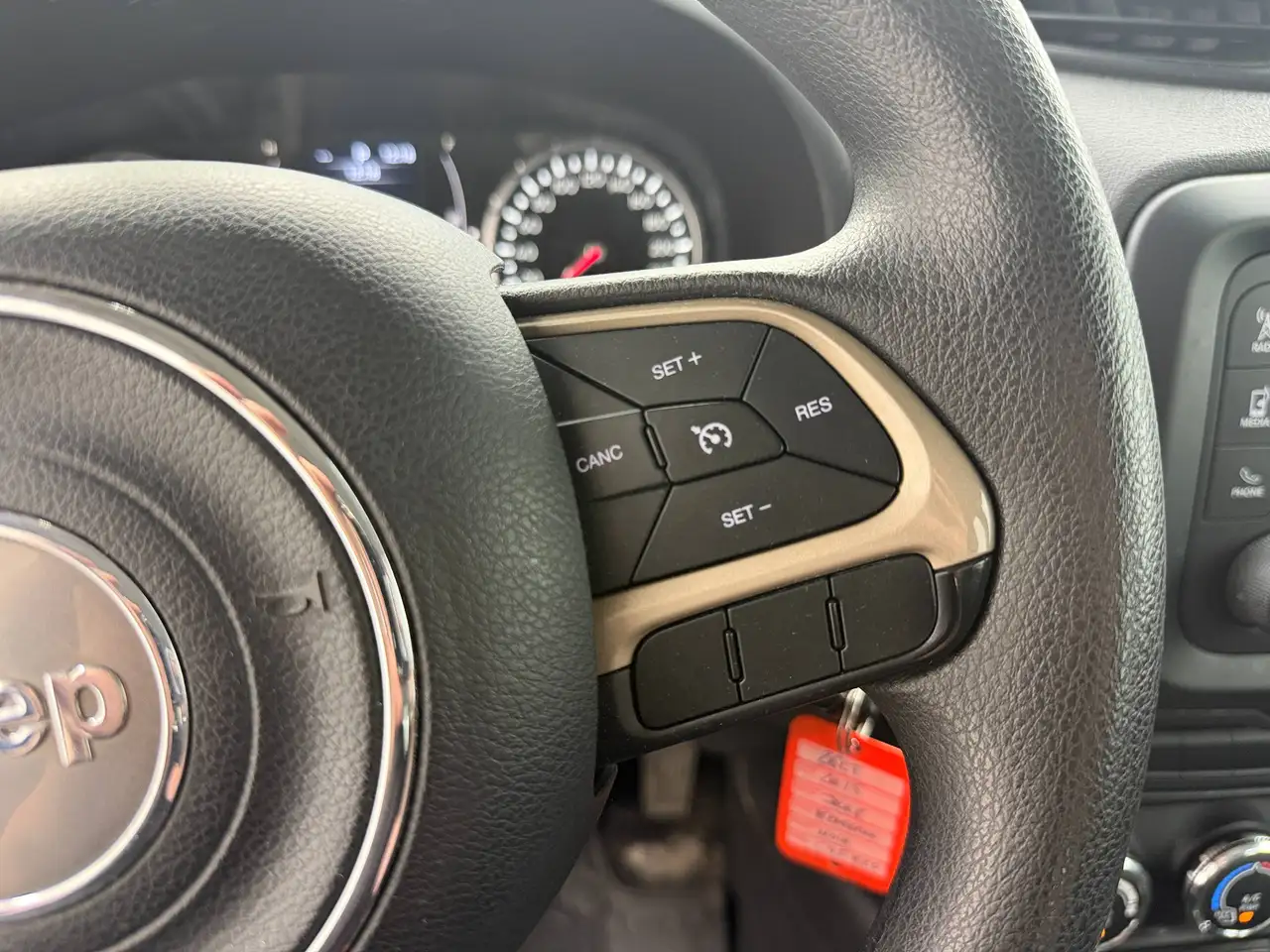 Jeep Renegade photo Jeep Renegade