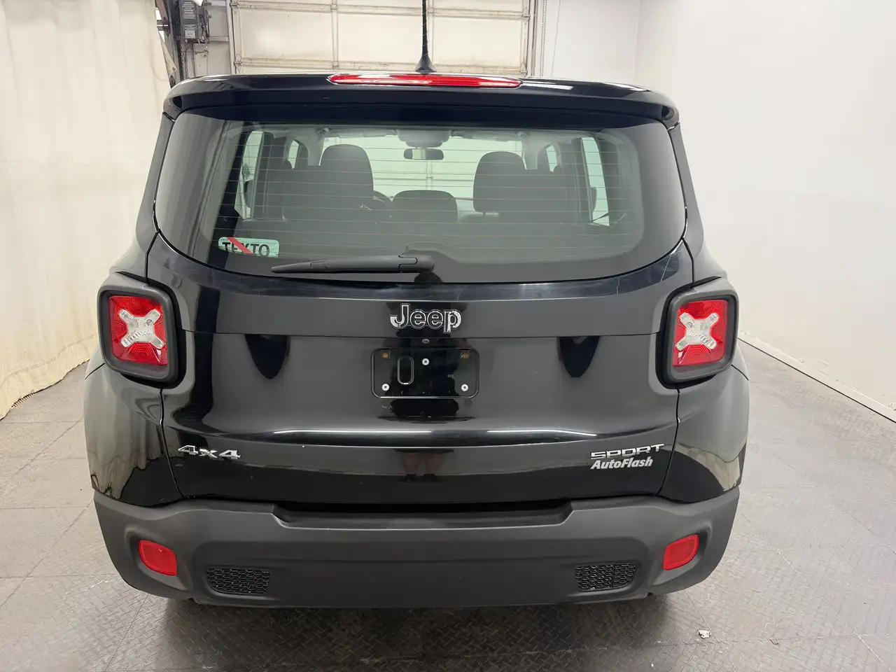 Jeep Renegade photo Jeep Renegade
