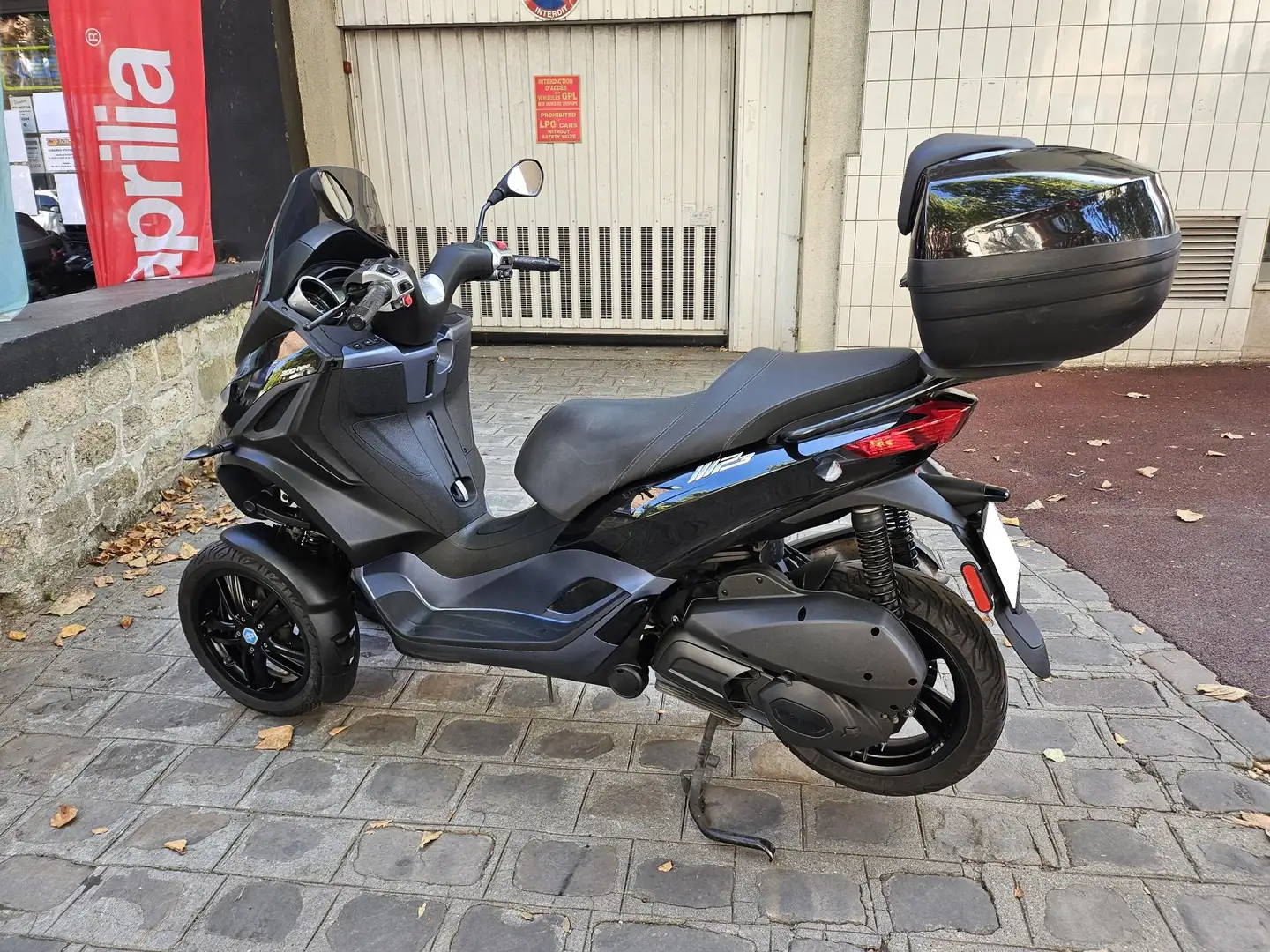 Piaggio MP3 300 Noir - 2