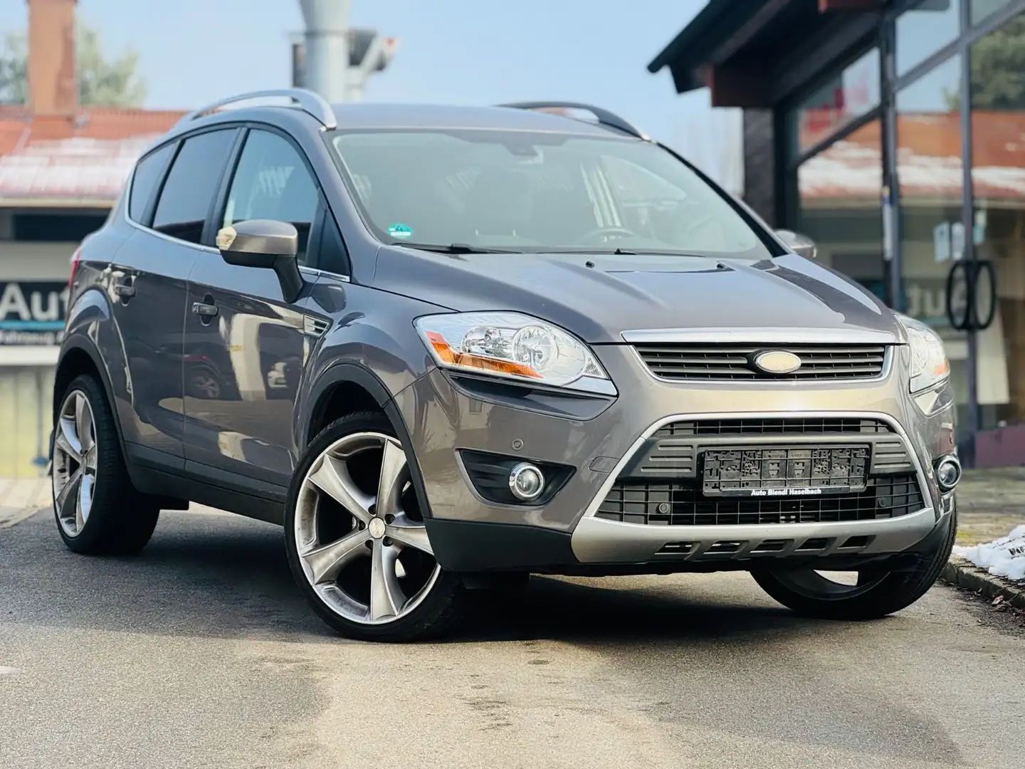 Ford Kuga Titanium Brun - 1