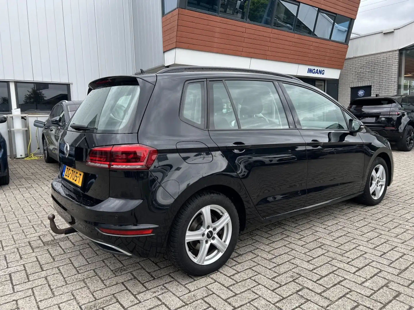 Volkswagen Golf Sportsvan 1.5 TSI ACT Comf | Camera | Navi | Trekhaak Schwarz - 2