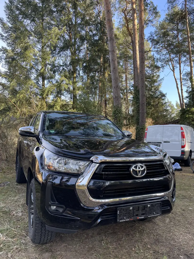 Toyota Hilux - 2