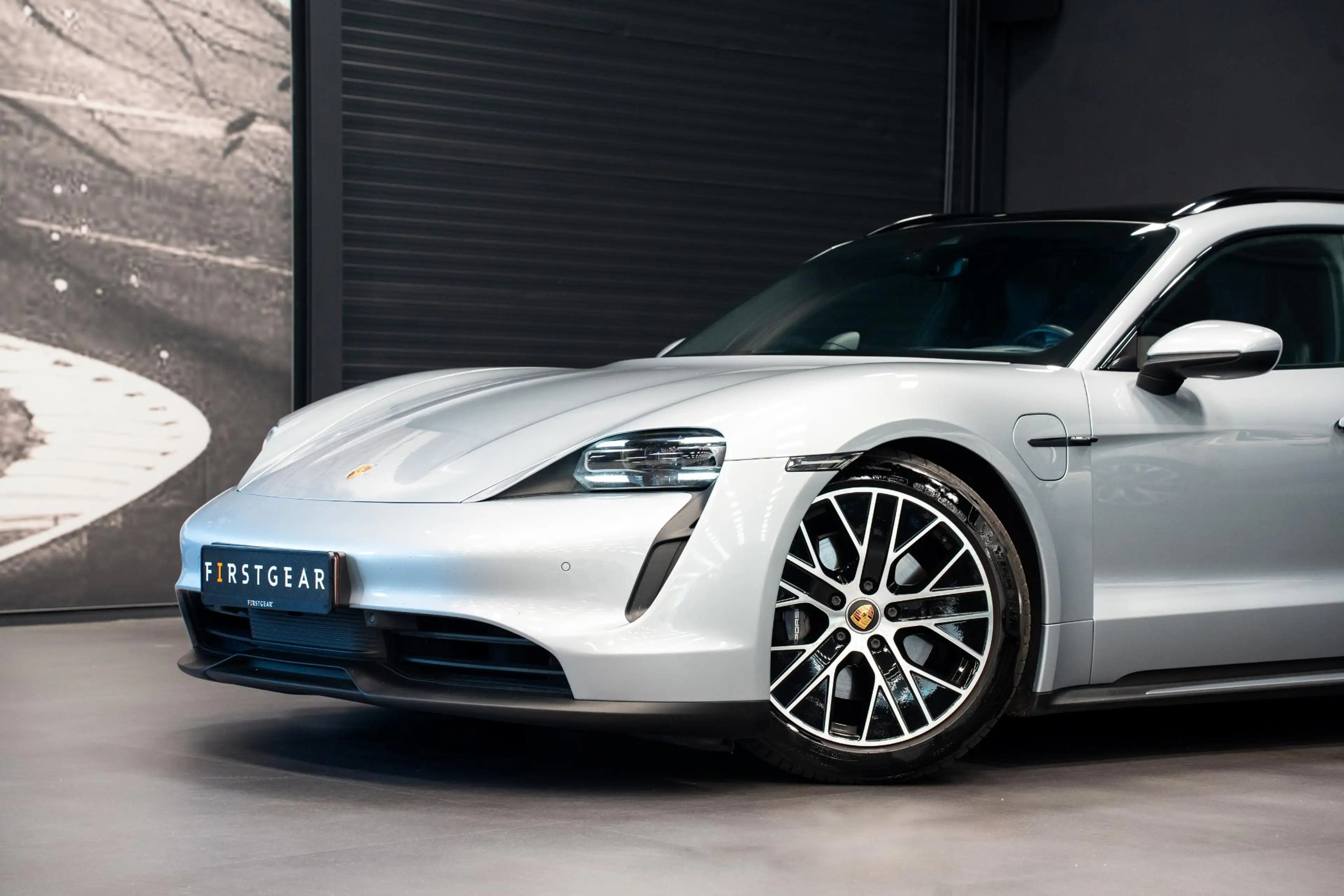 Porsche Taycan Sport Turismo 93 kWh *BOSE / Panorama / 18-wegs Sp — photo 4