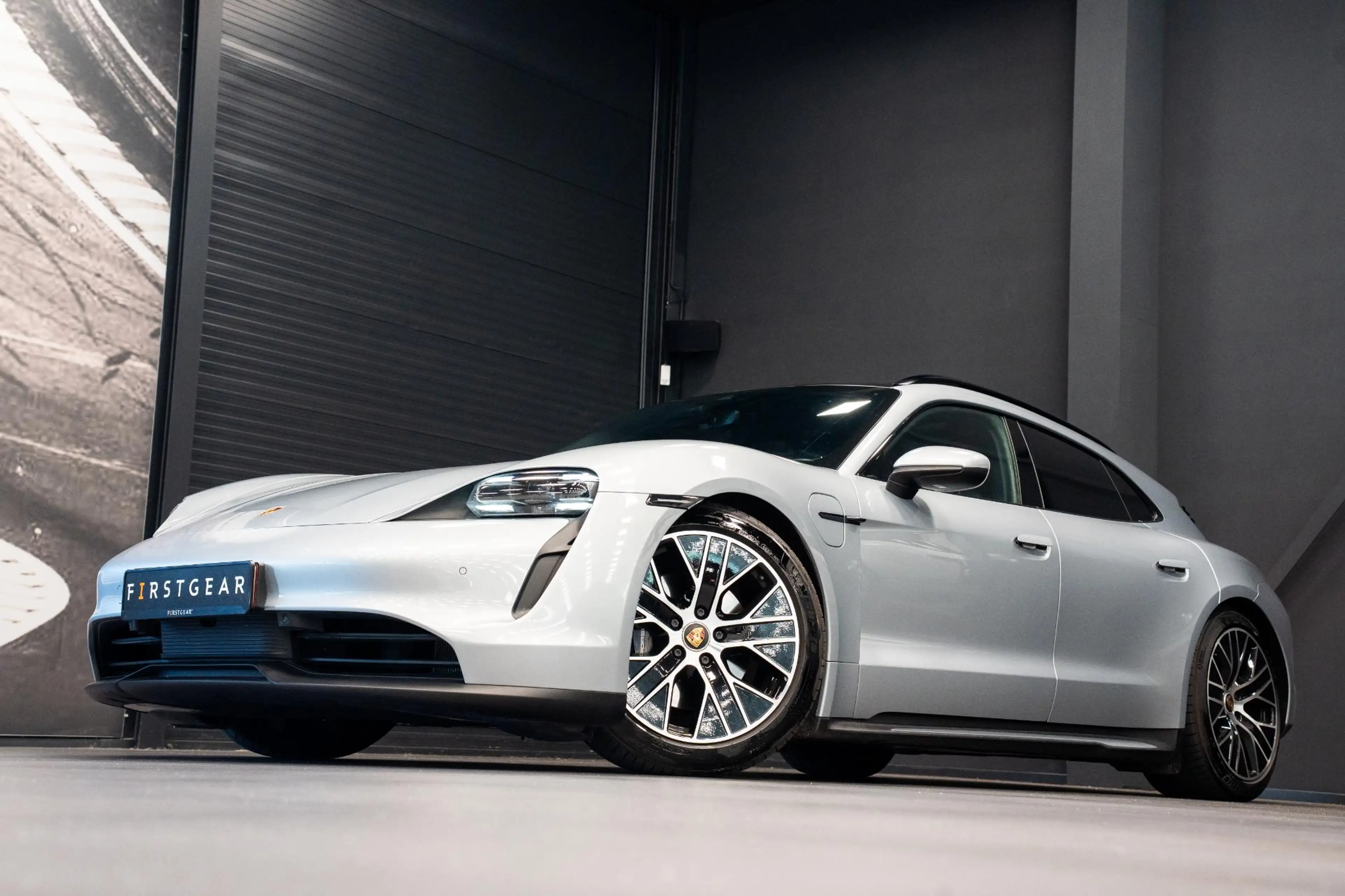 Porsche Taycan Sport Turismo 93 kWh *BOSE / Panorama / 18-wegs Sp — photo 9