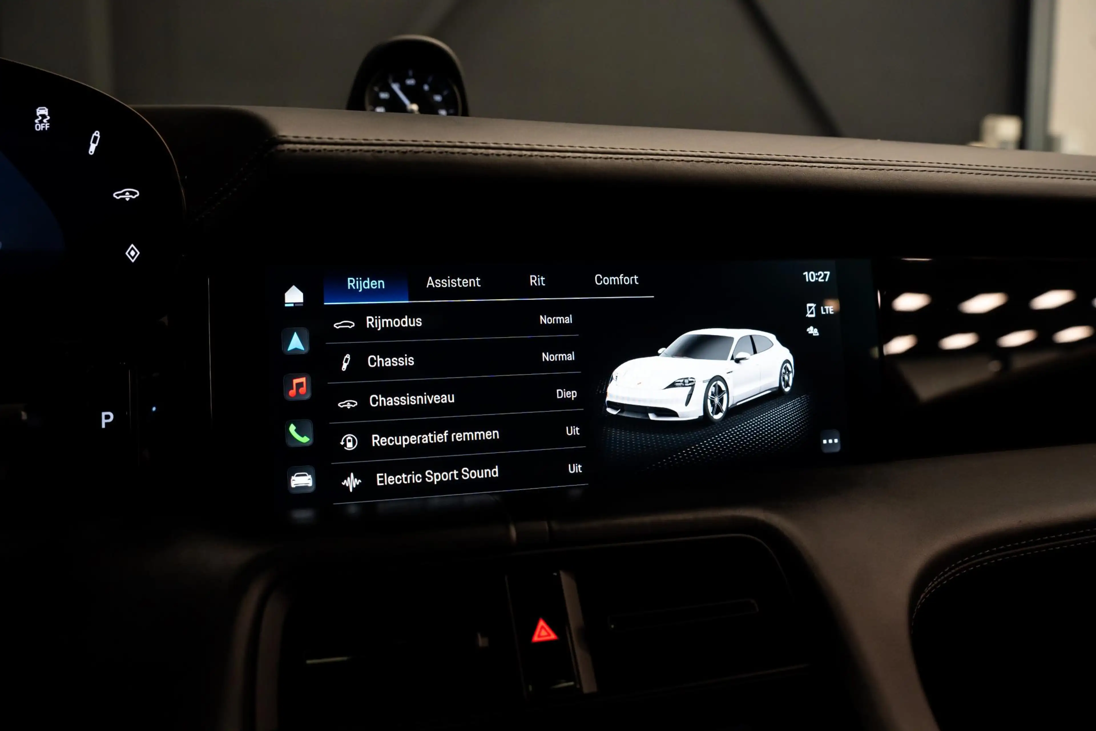 Porsche Taycan Sport Turismo 93 kWh *BOSE / Panorama / 18-wegs Sp — photo 32