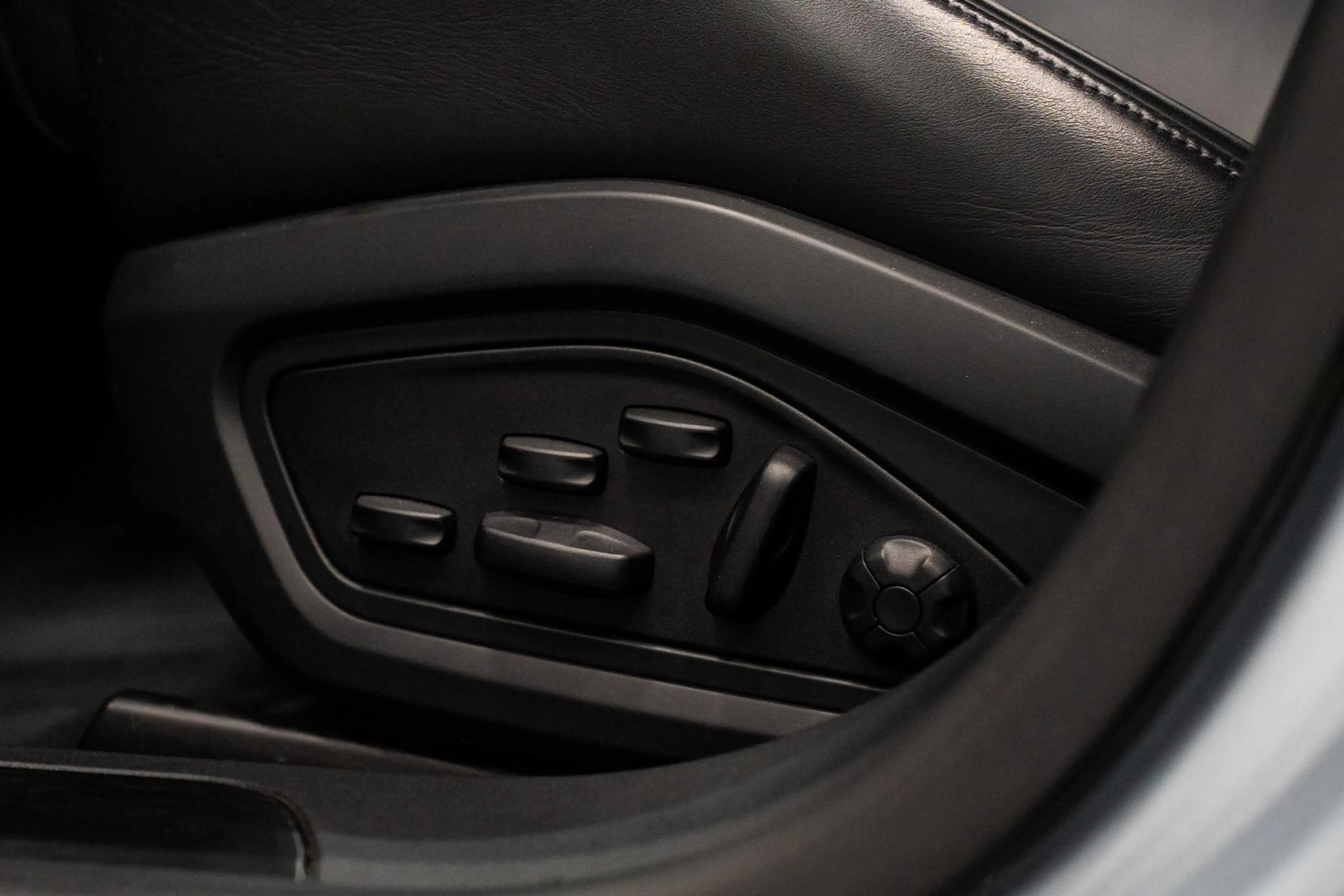 Porsche Taycan Sport Turismo 93 kWh *BOSE / Panorama / 18-wegs Sp — photo 11