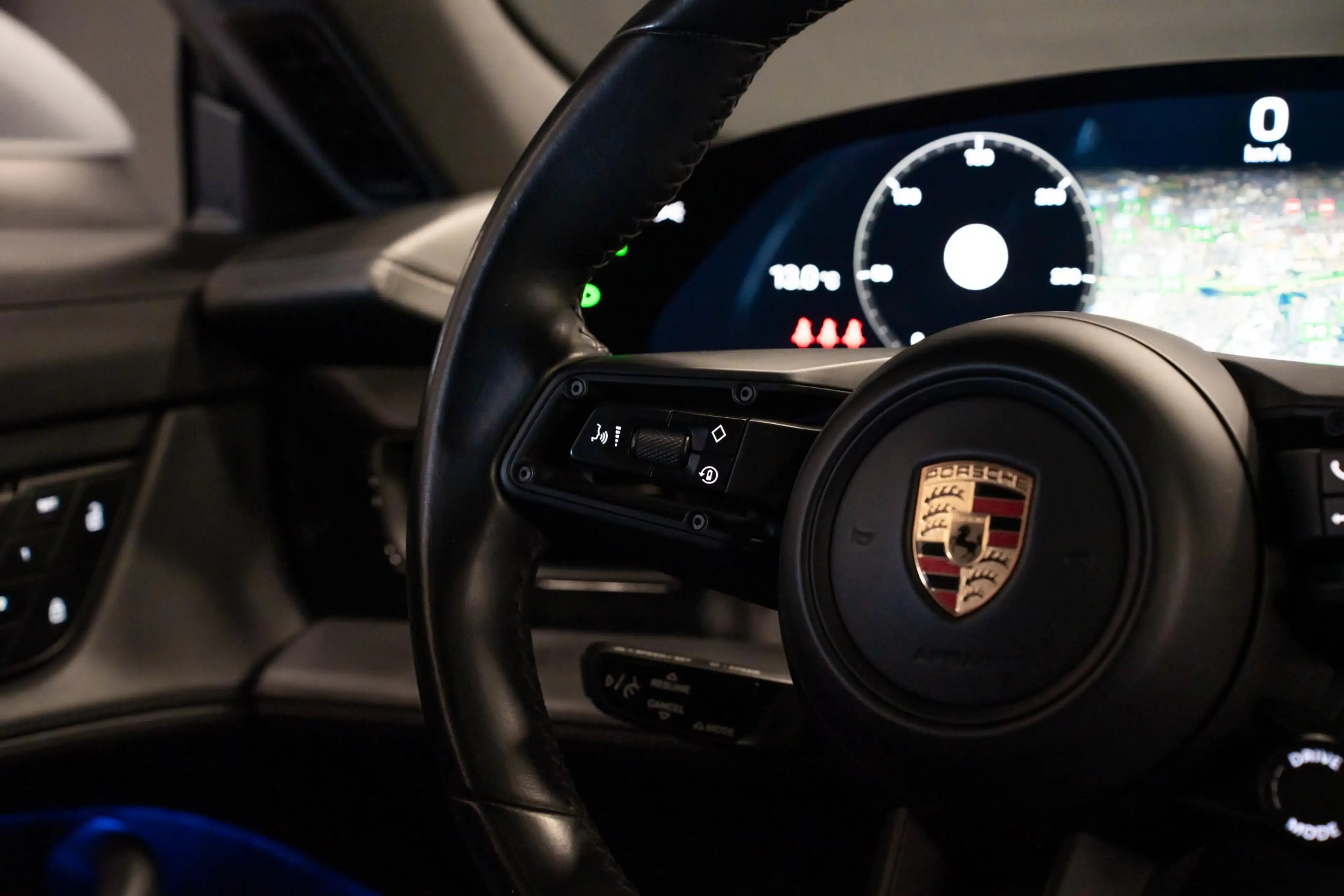 Porsche Taycan Sport Turismo 93 kWh *BOSE / Panorama / 18-wegs Sp — photo 25