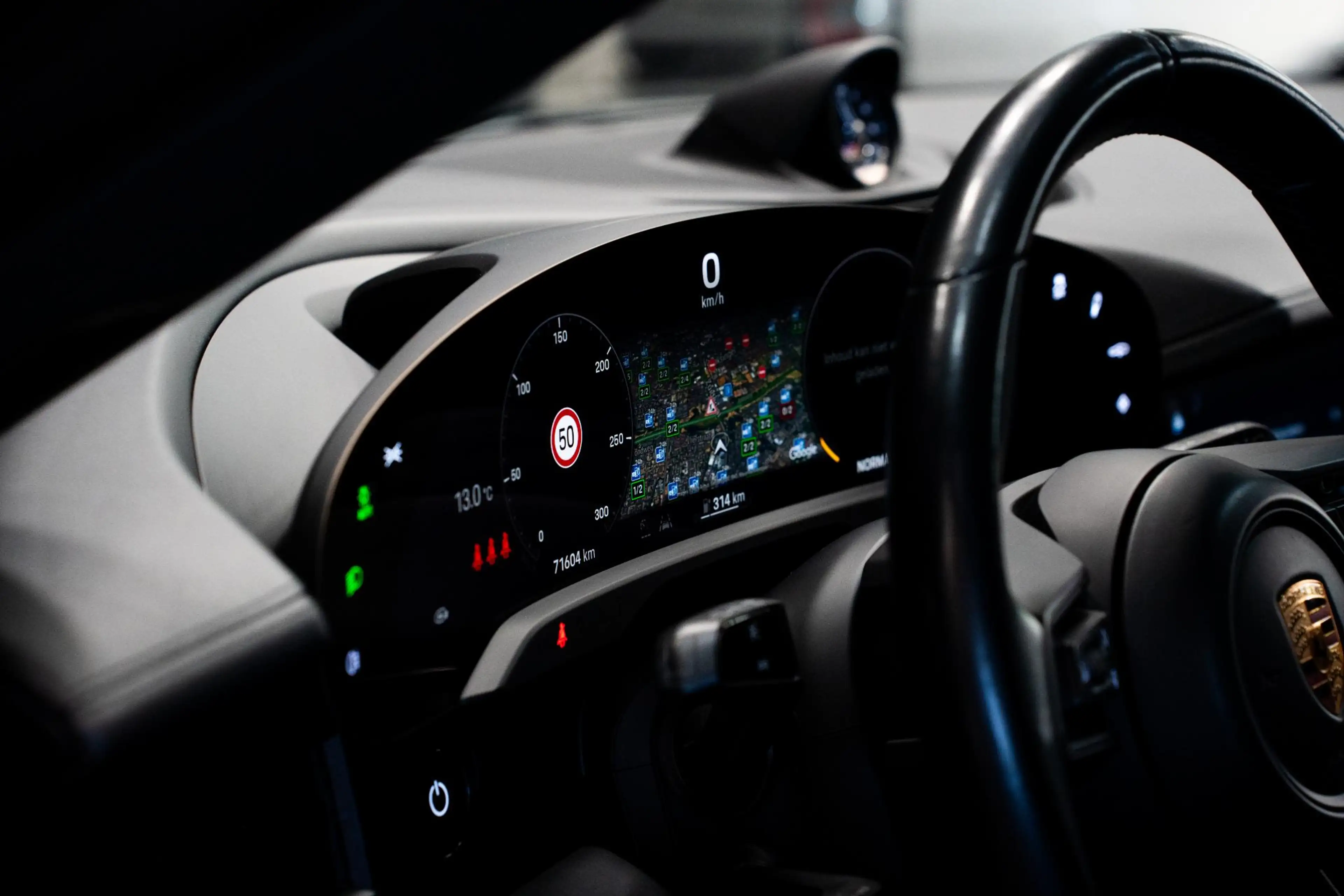Porsche Taycan Sport Turismo 93 kWh *BOSE / Panorama / 18-wegs Sp — photo 29