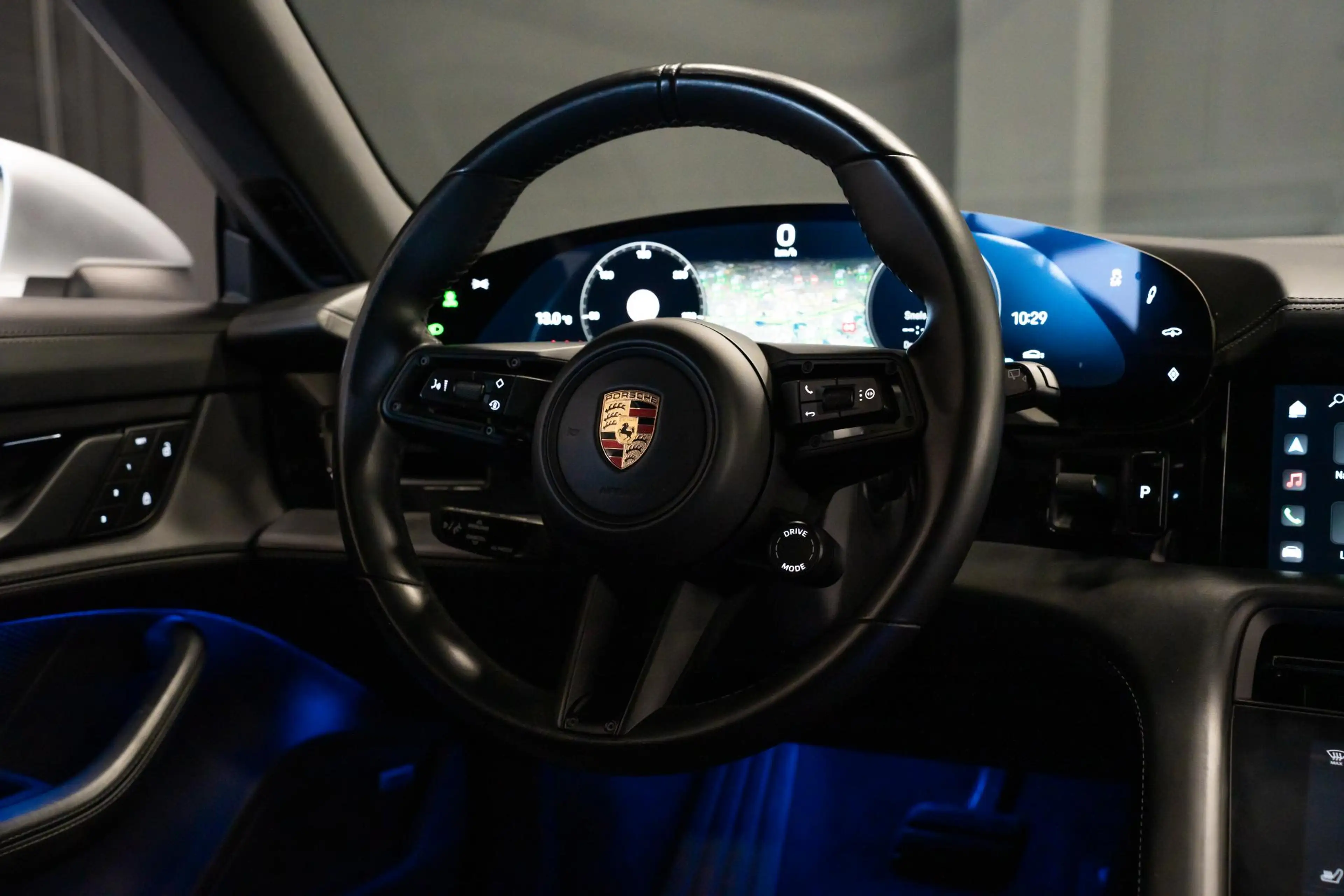 Porsche Taycan Sport Turismo 93 kWh *BOSE / Panorama / 18-wegs Sp — photo 47