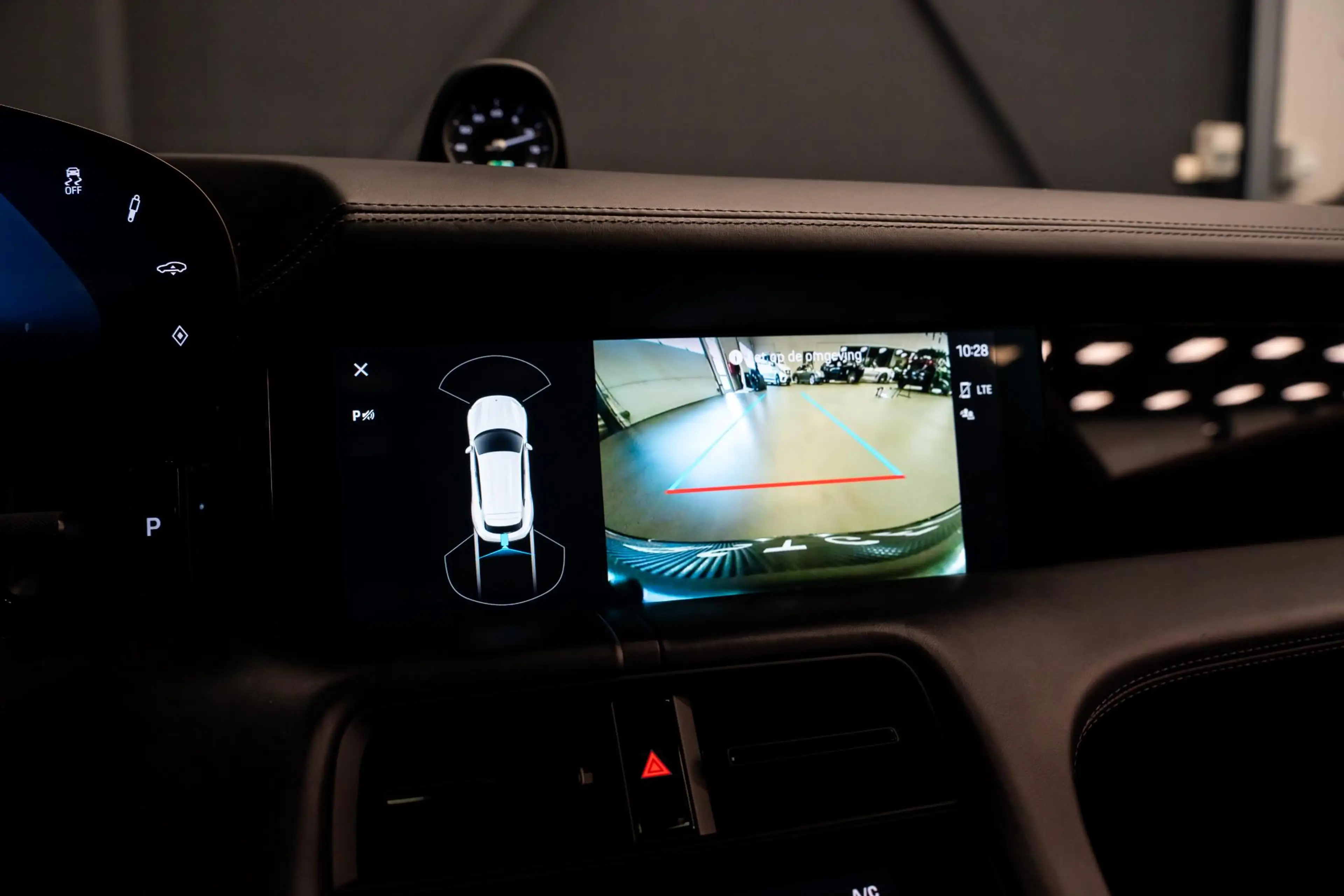 Porsche Taycan Sport Turismo 93 kWh *BOSE / Panorama / 18-wegs Sp — photo 40