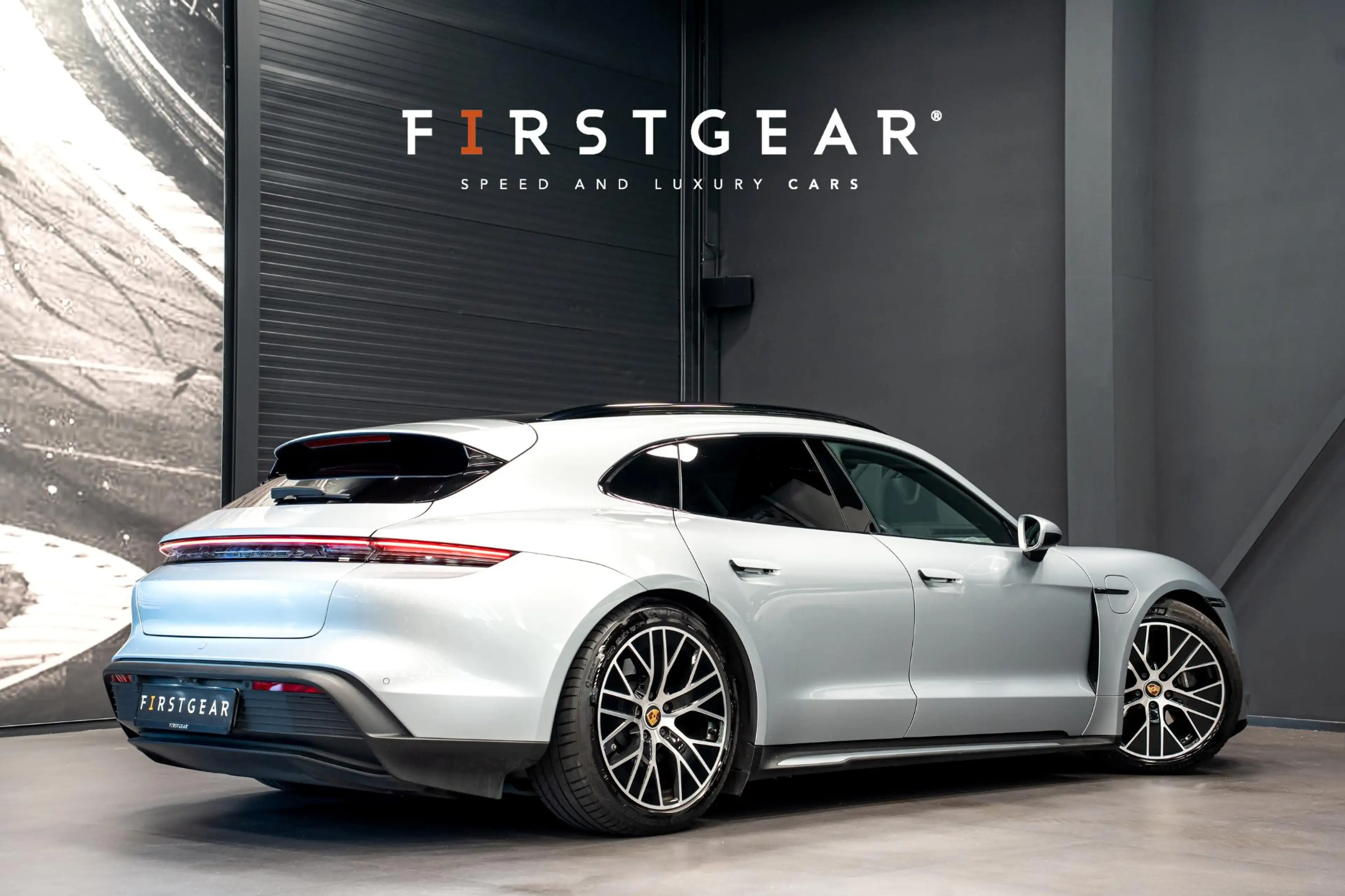 Porsche Taycan Sport Turismo 93 kWh *BOSE / Panorama / 18-wegs Sp — photo 2