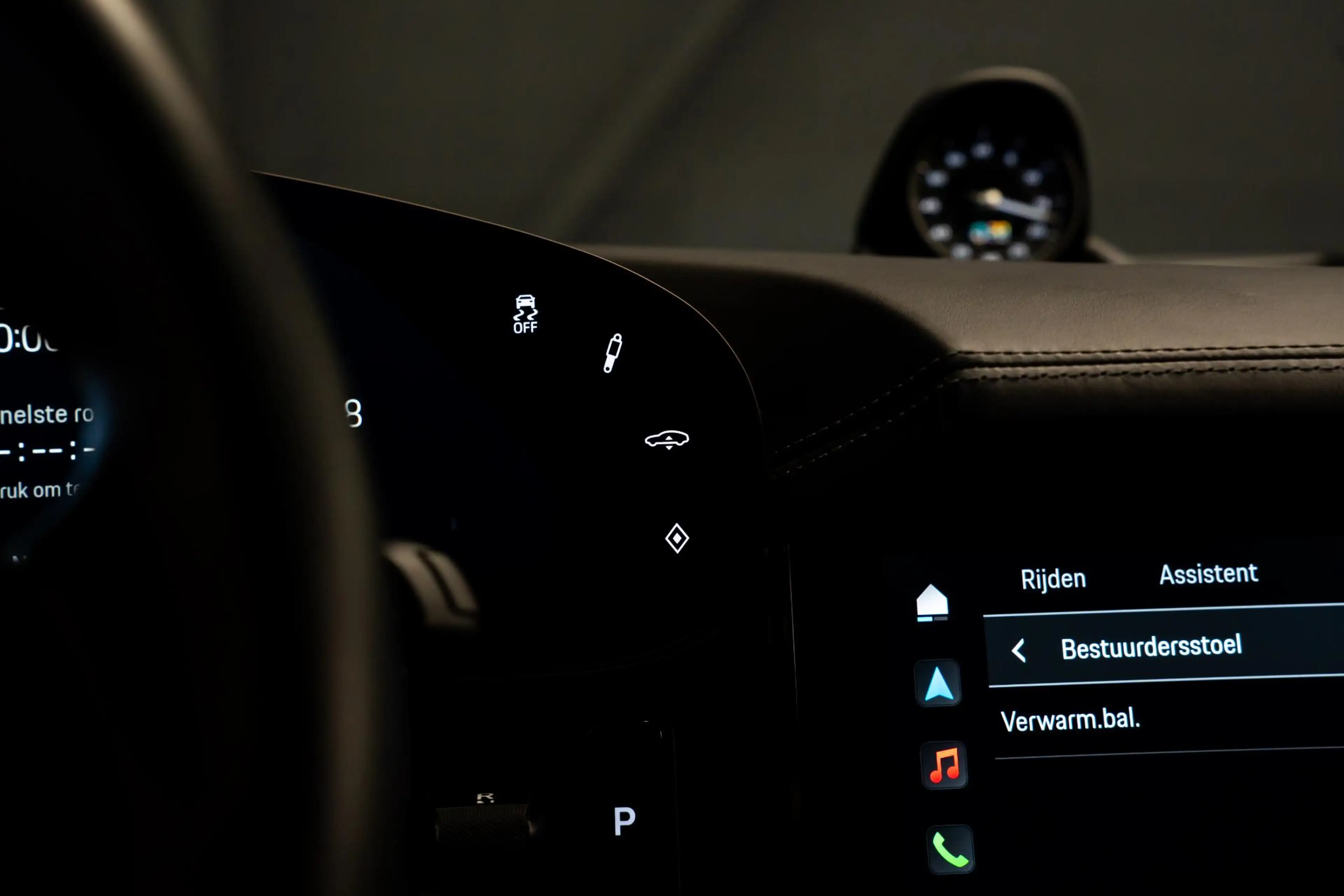 Porsche Taycan Sport Turismo 93 kWh *BOSE / Panorama / 18-wegs Sp — photo 44