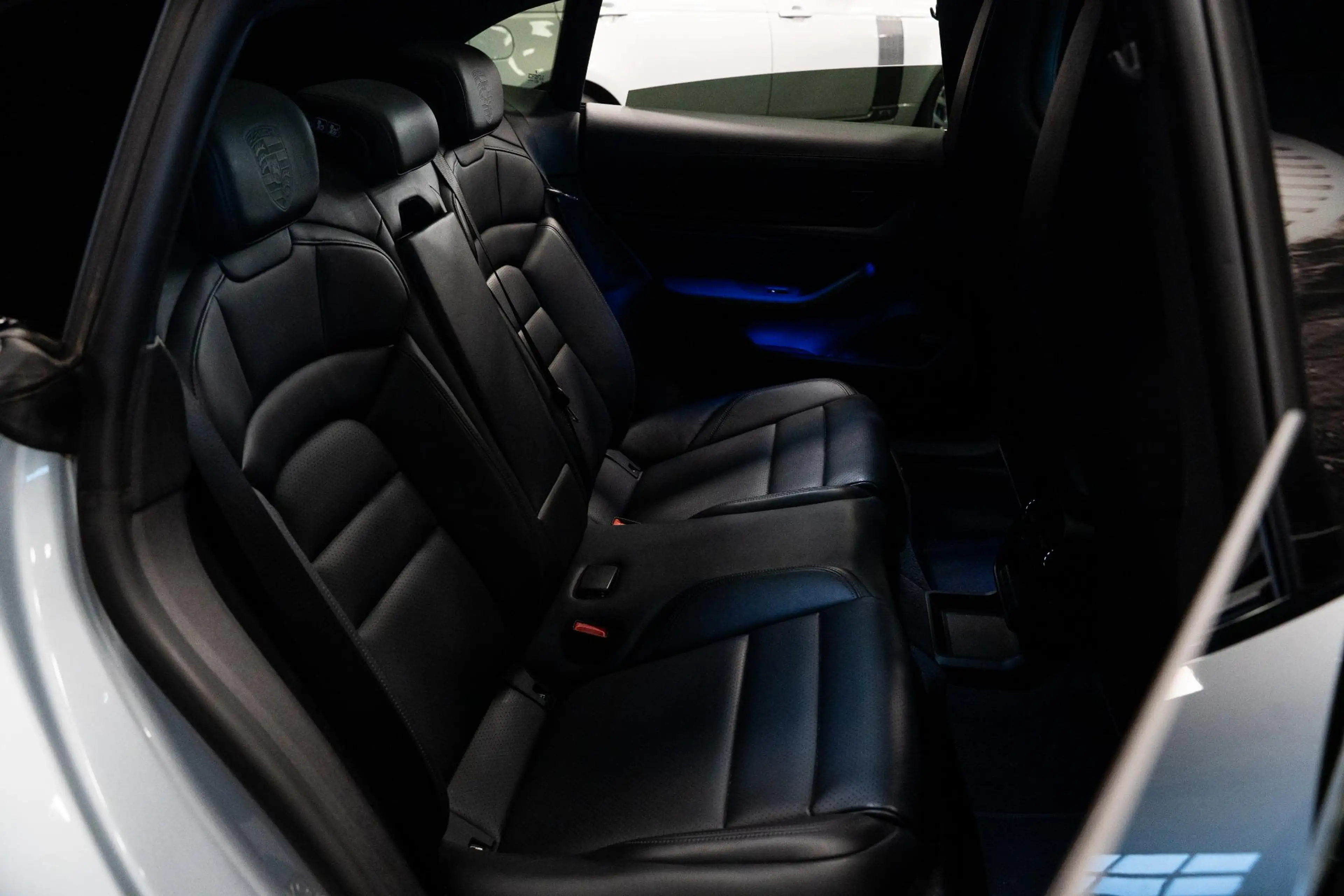Porsche Taycan Sport Turismo 93 kWh *BOSE / Panorama / 18-wegs Sp — photo 20