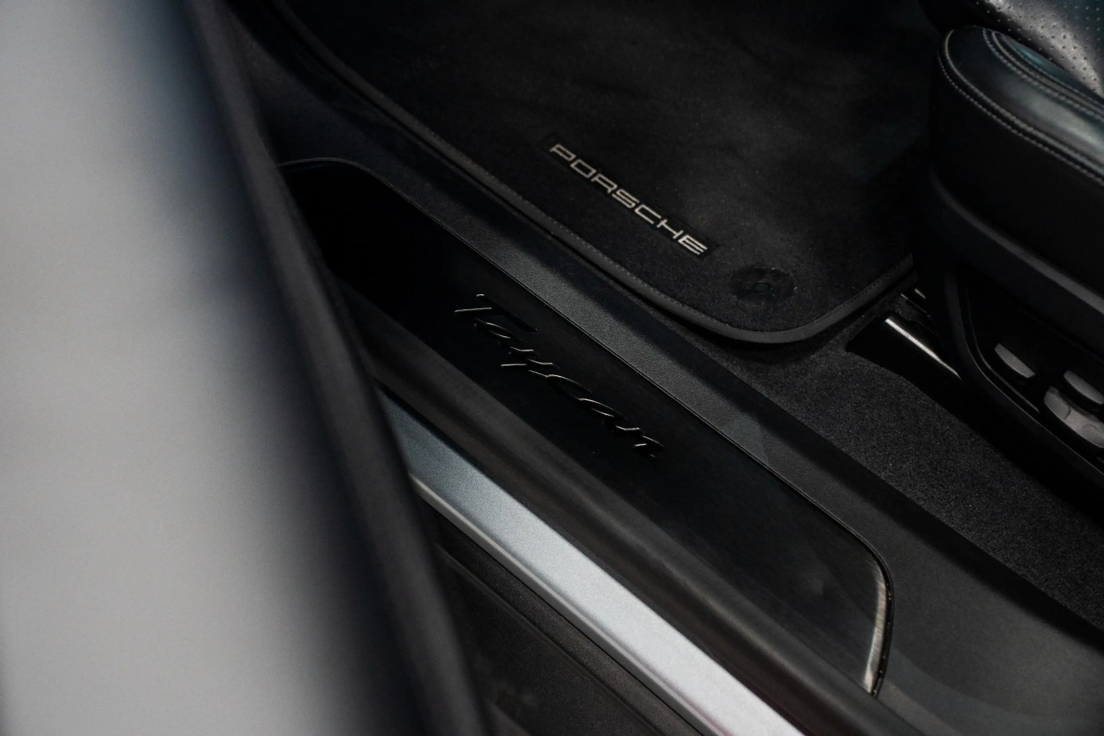 Porsche Taycan Sport Turismo 93 kWh *BOSE / Panorama / 18-wegs Sp — photo 15