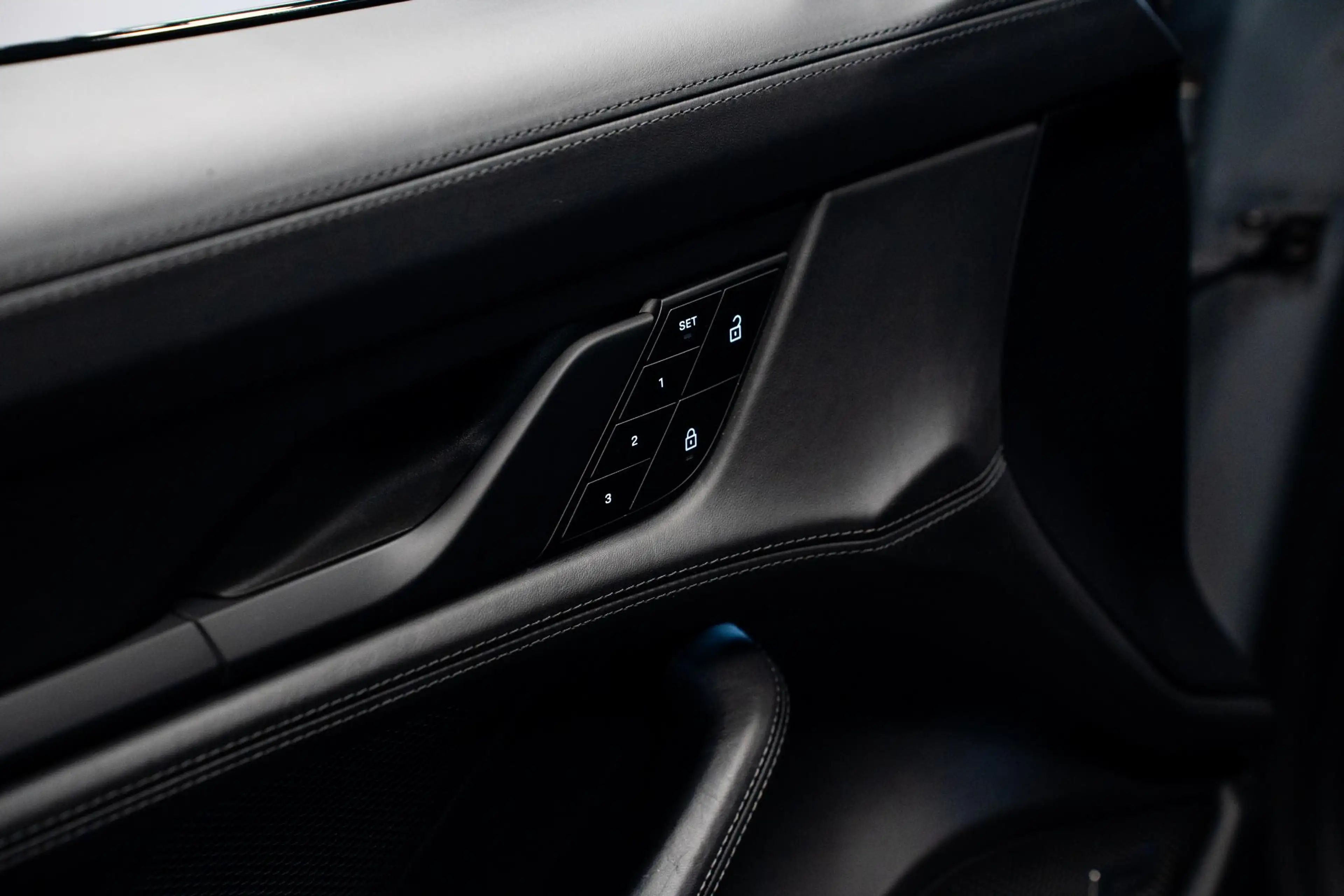 Porsche Taycan Sport Turismo 93 kWh *BOSE / Panorama / 18-wegs Sp — photo 24