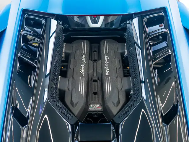 Lamborghini Revuelto view 15