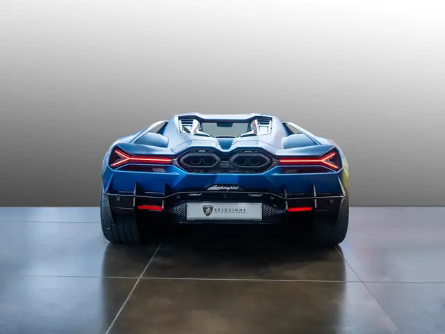 Lamborghini Revuelto view 4